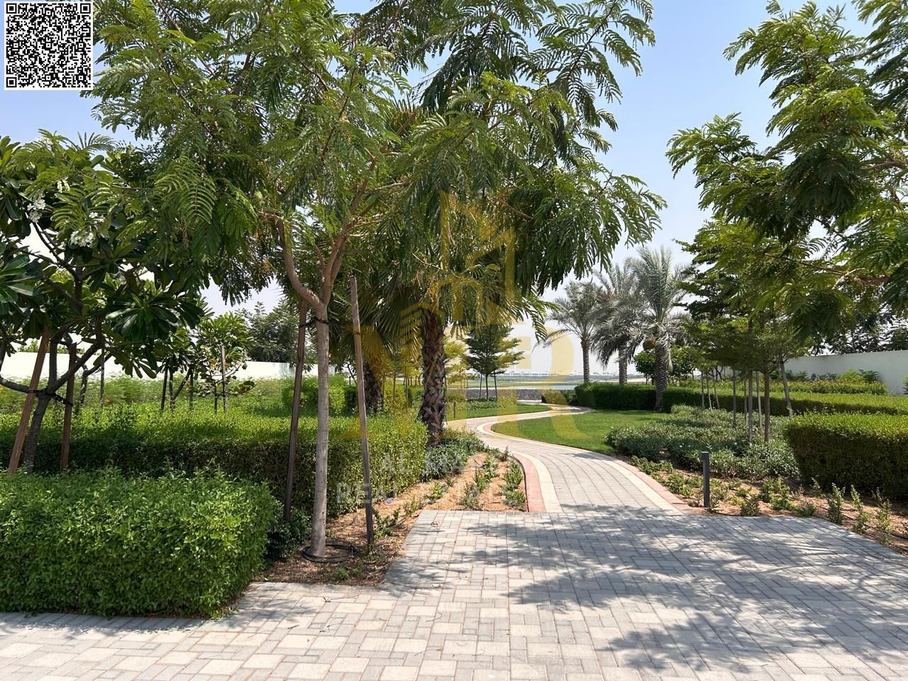 A villa with all electricity, water and air conditioning fees included, on the main street, ready to move in, in the most prestigious areas of Ajman.