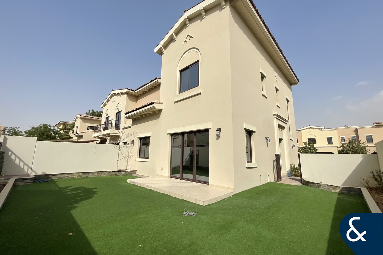 Single Row | 4 Bedroom | Corner | Type 2E