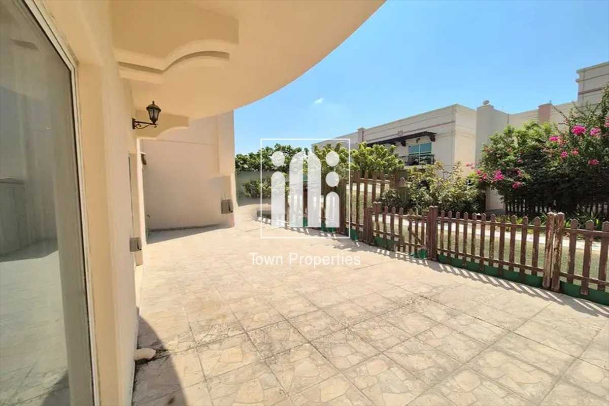 Fully Refurbished | 4BR + Maid Villa | Private Garden |