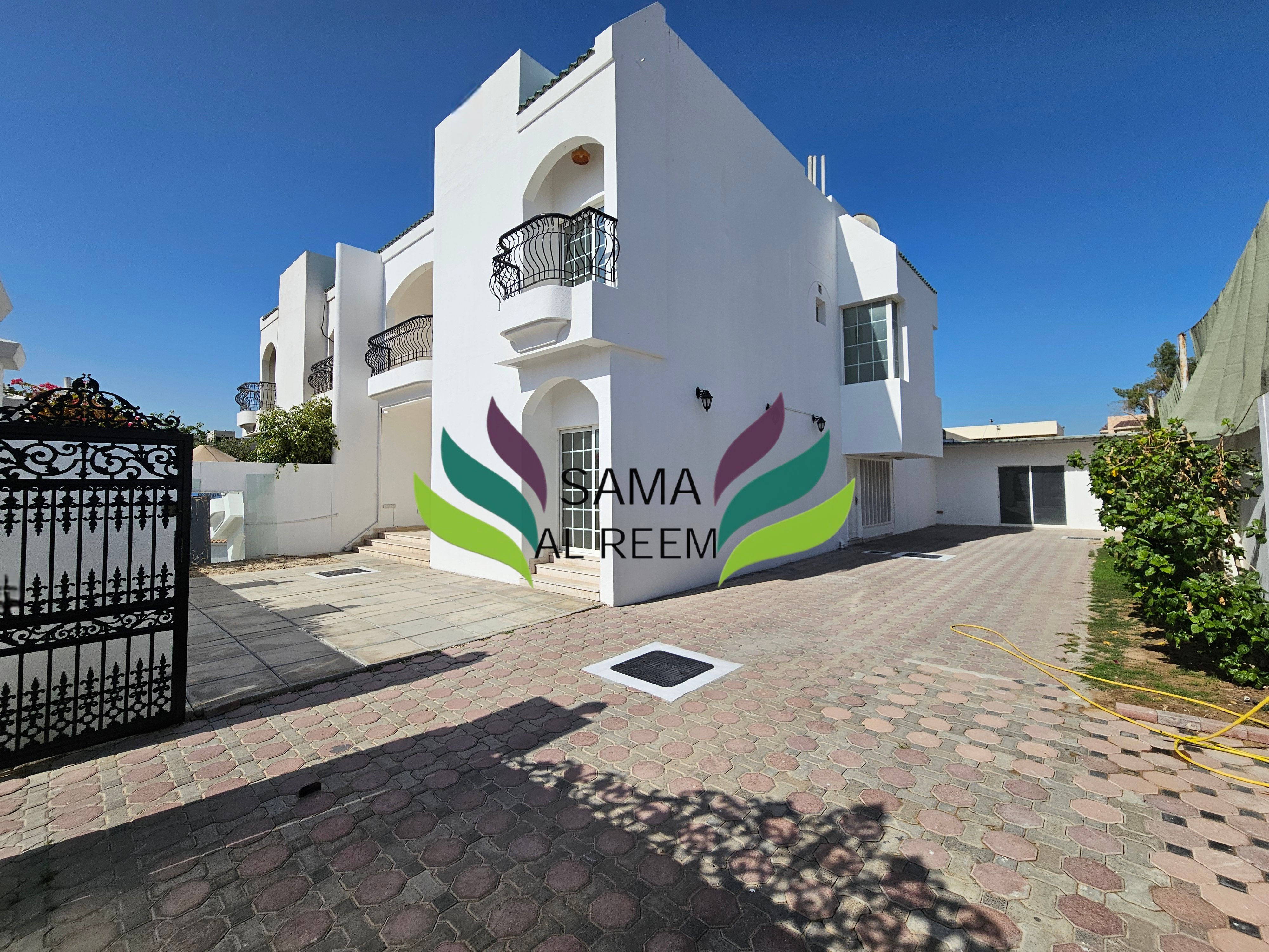 Lovely 5 Bed +Maid Villa In Jumeirah 2