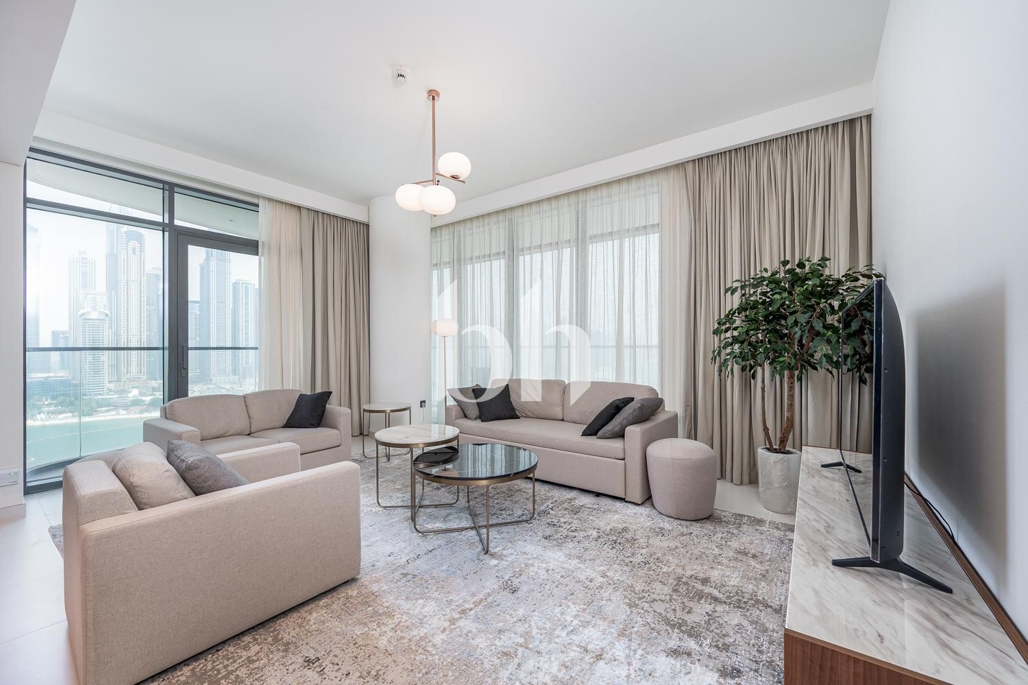 Plus Maids | Luxury | Multiple Chqs | Dual views