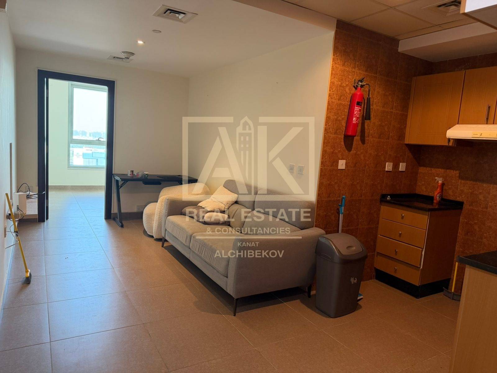 Mid Floor | Prime Location