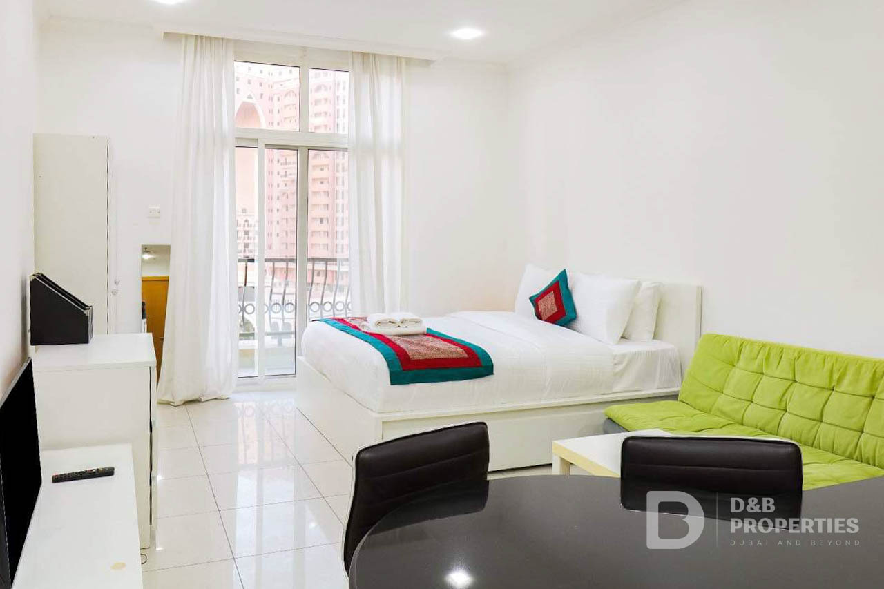Spacious Studio | Furnished | Vacant