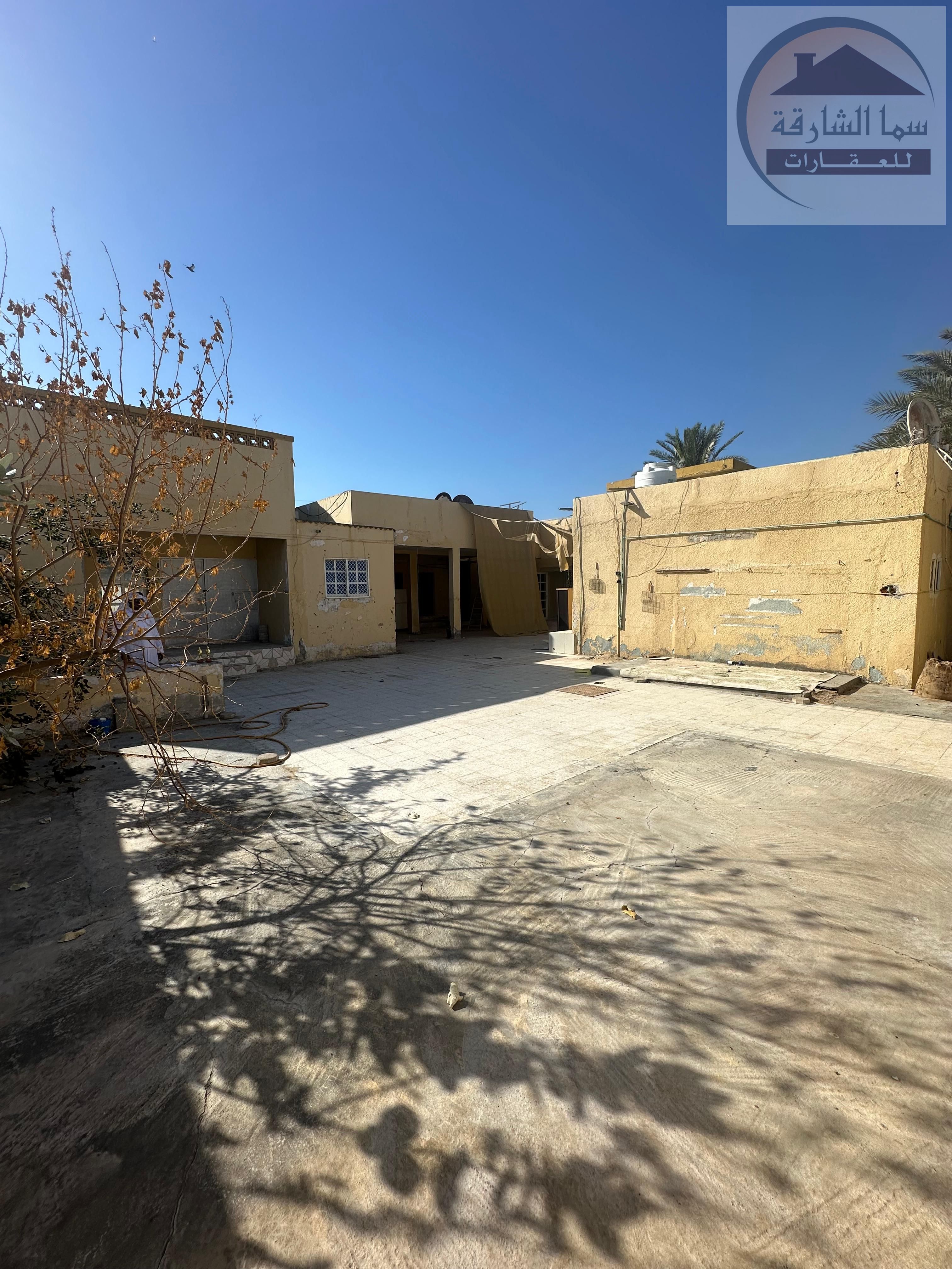Excellent investment opportunity for sale: a house in the Emirate of Sharjah, Al Murqab area, excellent location close to Ajman and Al Heerah Corniche