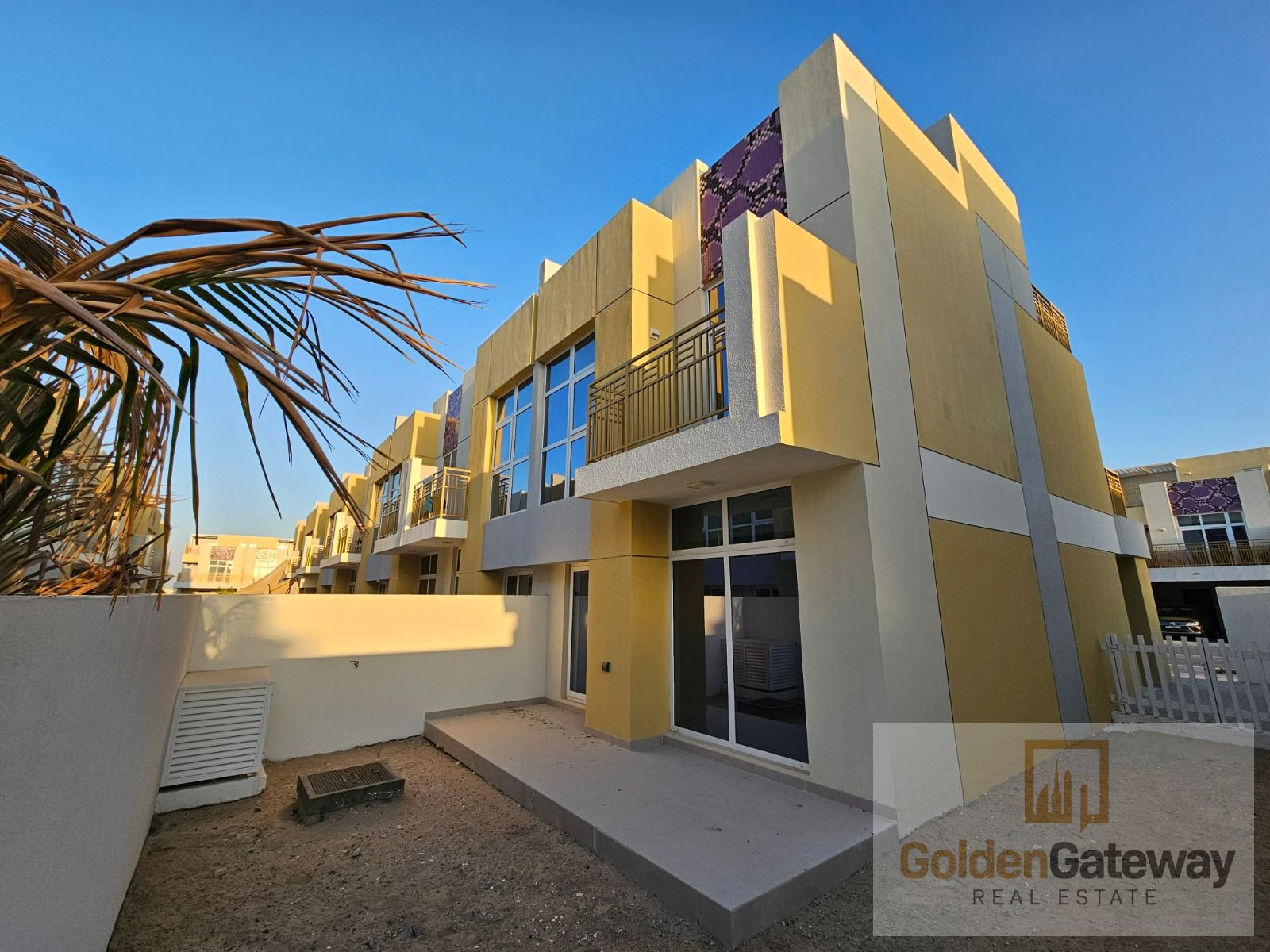 3BR Corner | L shape garden | Rooftop Access | Ready to Move