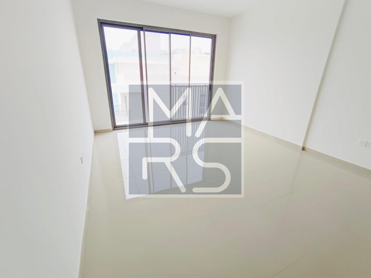 Studio || Huge Size || 4 Cheques ||