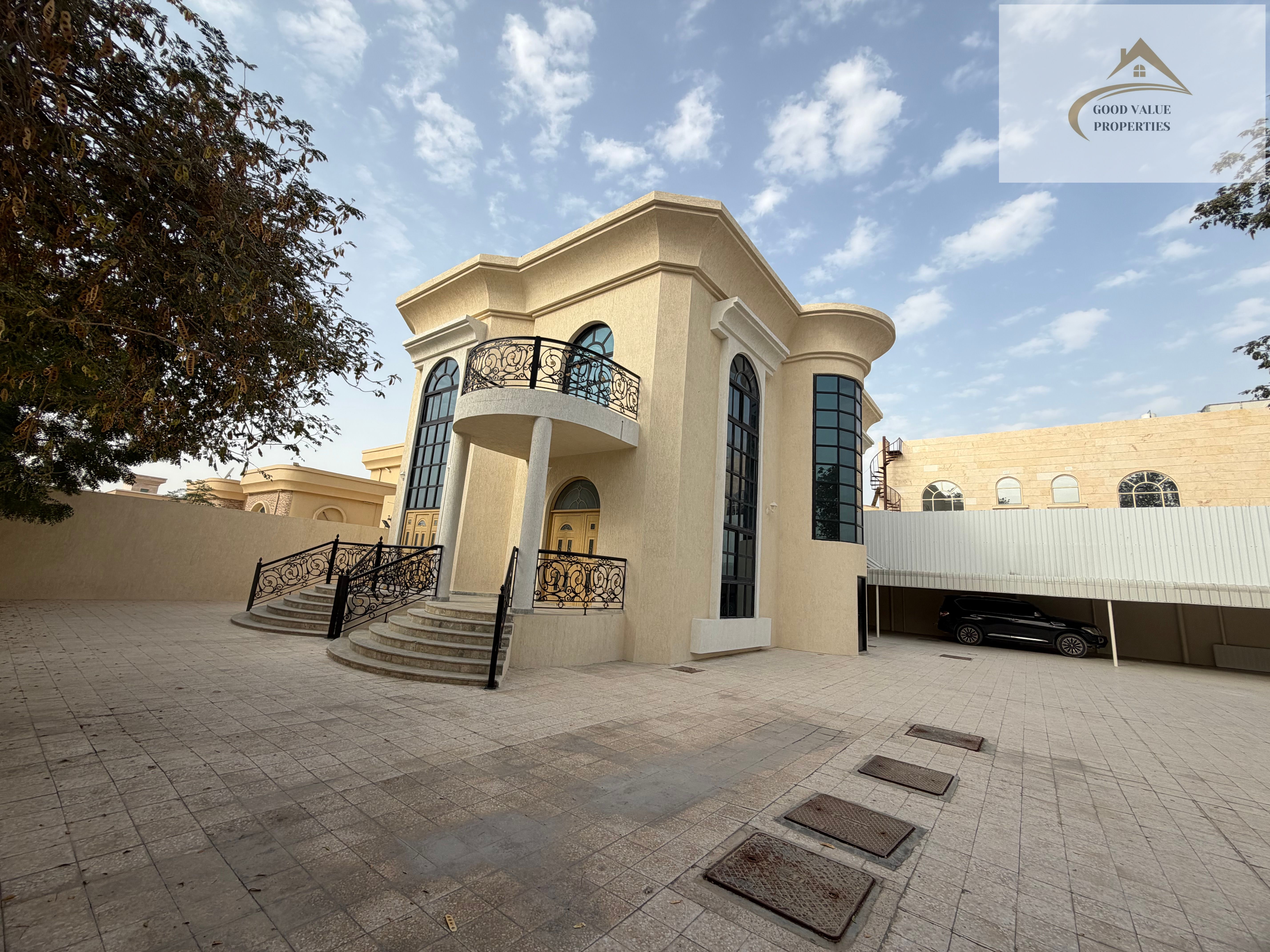 Newly renovated Huge 5 bhk with big yard