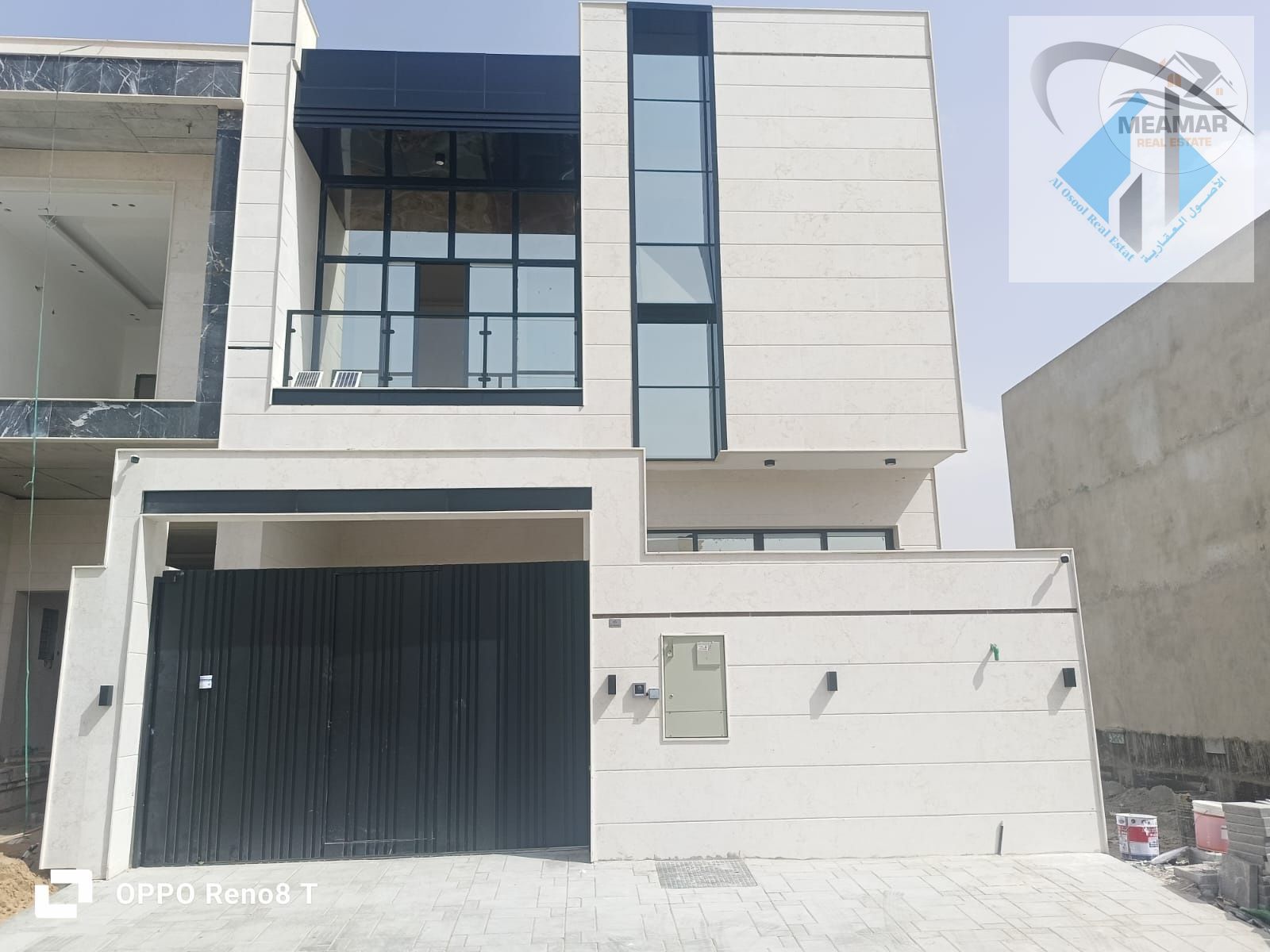 A house in Zahia at an excellent price on a main street, freehold ownership.