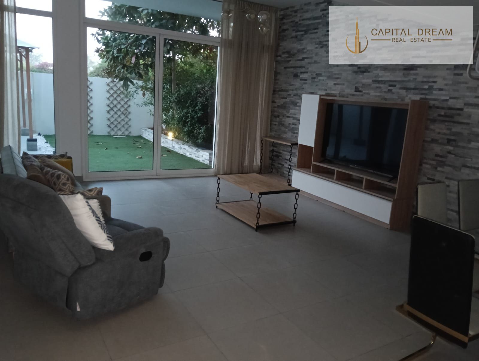 STUNNING 3BEDROOM | PRIME LOCATION | READY TO MOVE