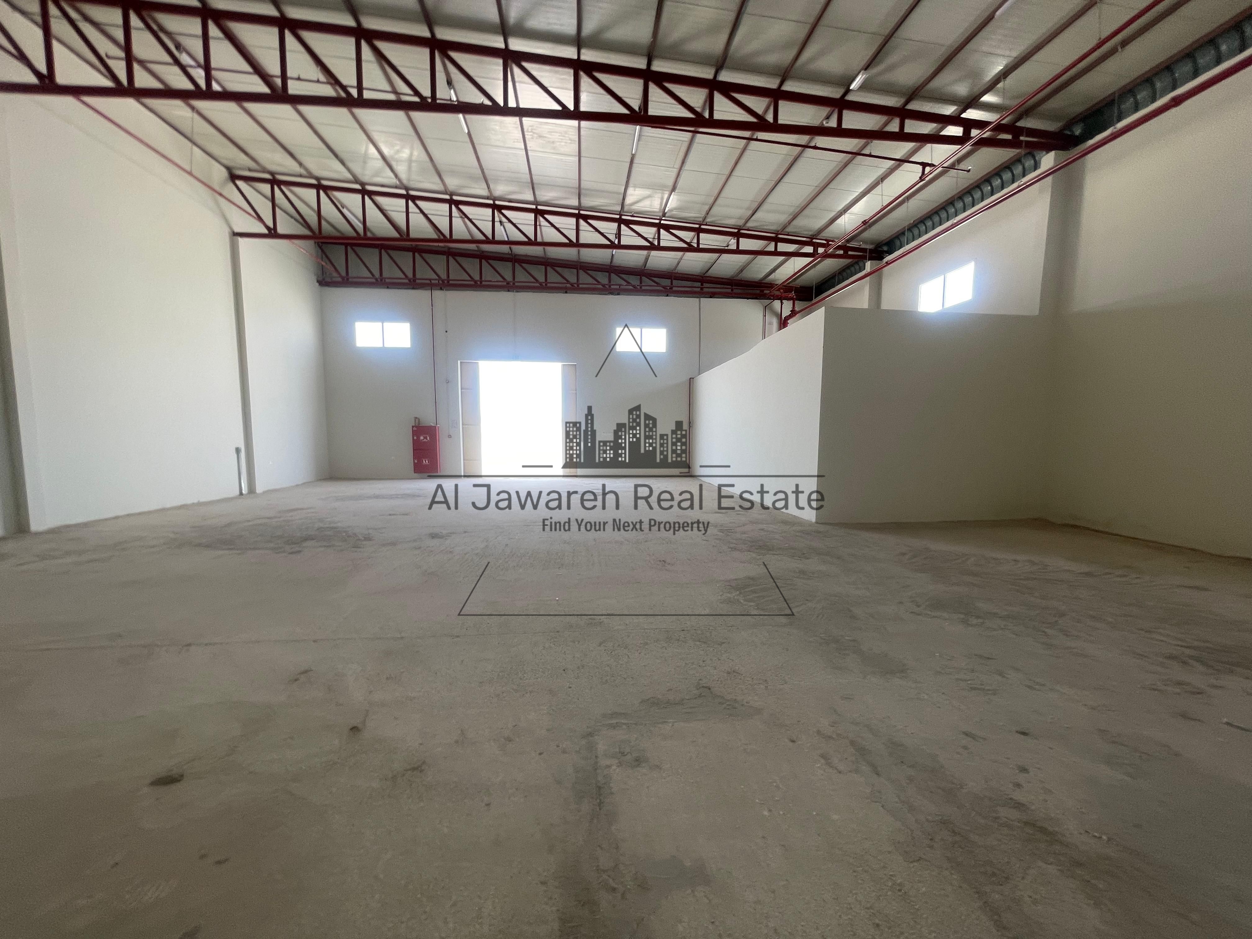 Warehouse for rent, 2515 sq ft, 25 kW electricity, ready for immediate lease, suitable for all activities.