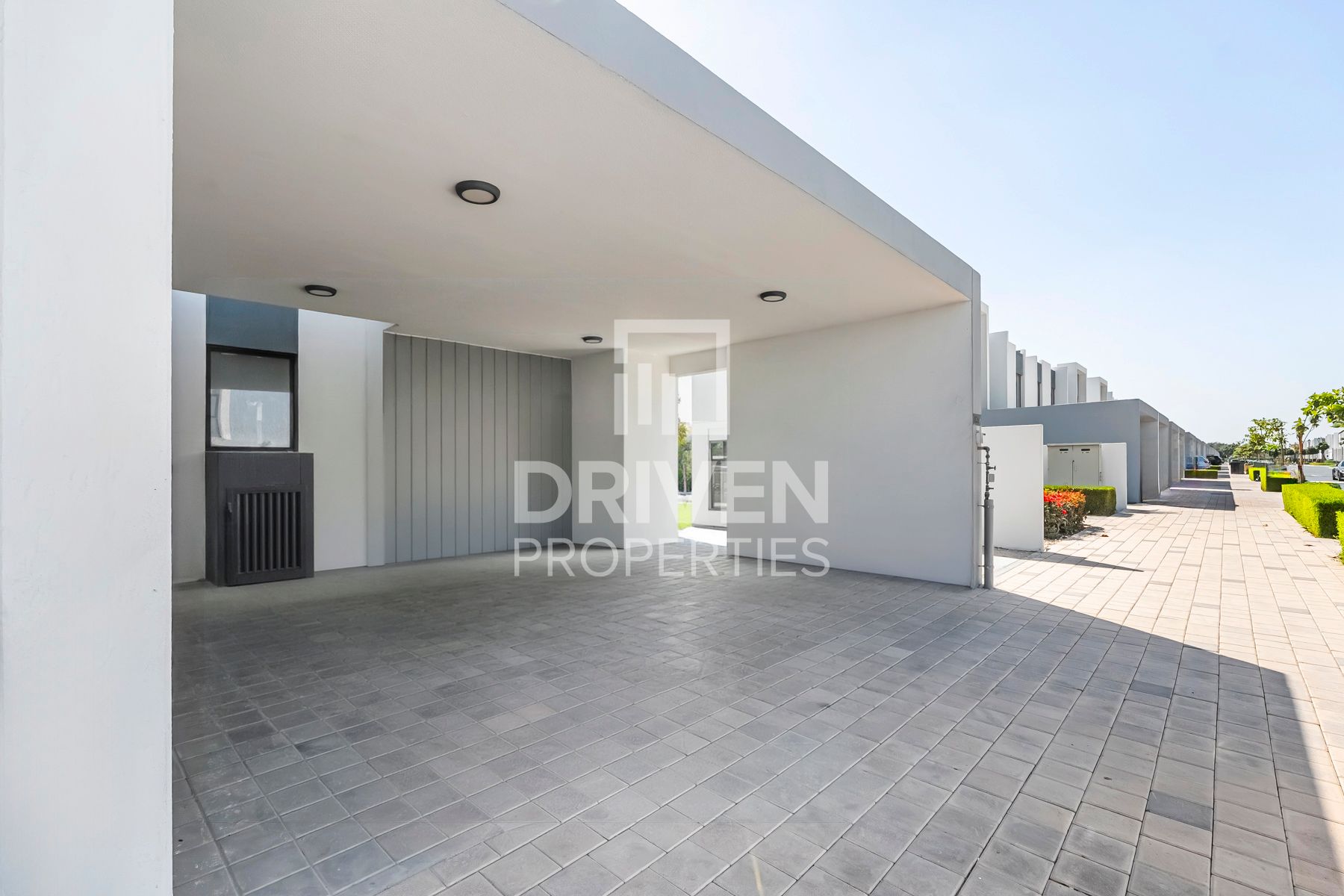 Prime Location | Ready to Move in | Huge Layout