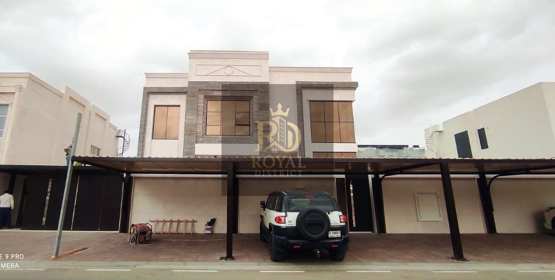 STUNNING LARGE 5 BEDROOMS STAND ALONE VILLA | STYLISH STONES FINISHING | MODERN DESIGN | PRIME LOCATION