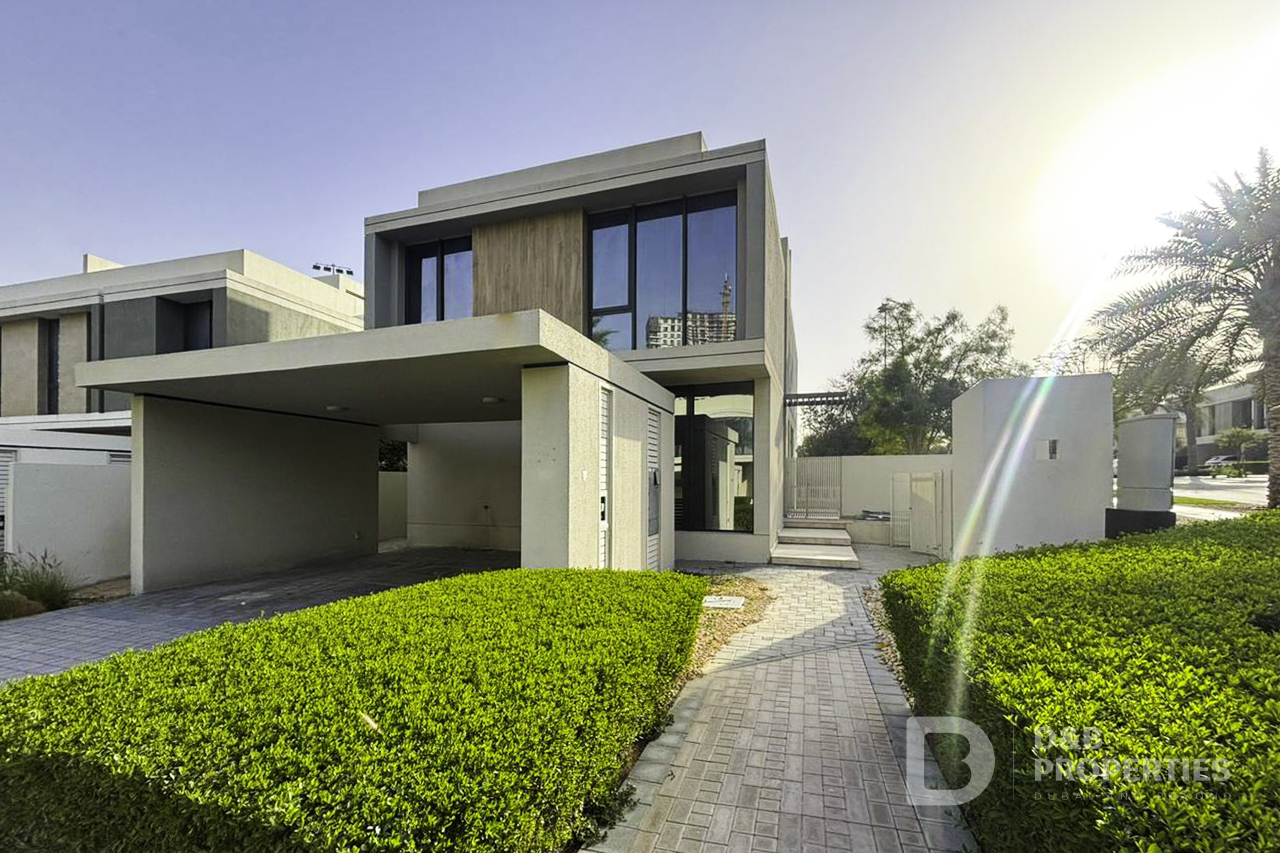 Golf Course View | Vacant Villa | Standalone
