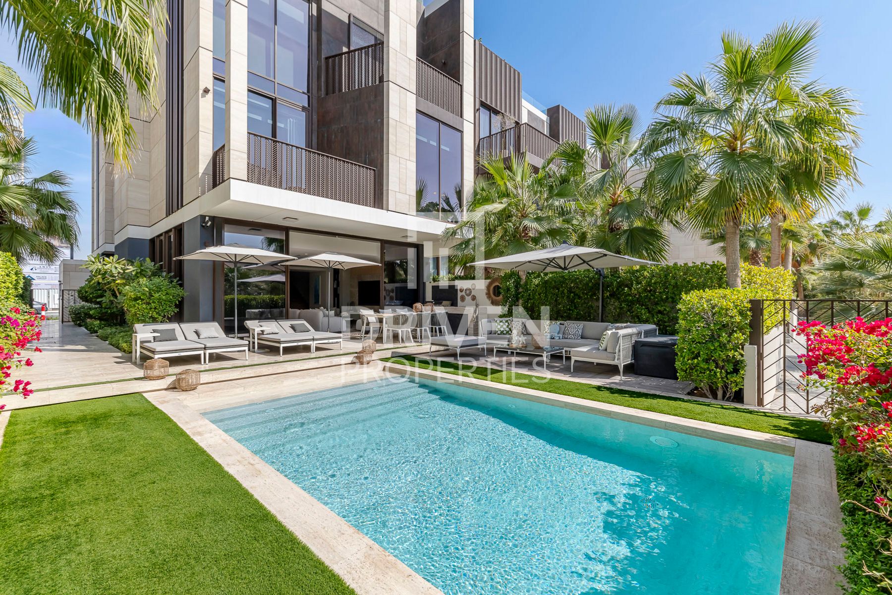 Luxurious Villa | Panoramic Views from the Rooftop