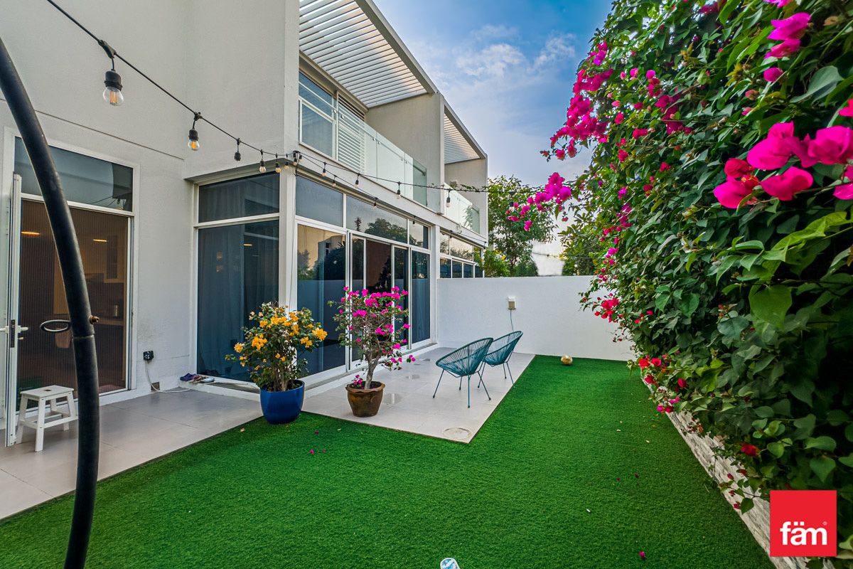 Vastu 4br Sd | Upgraded | Landscaped