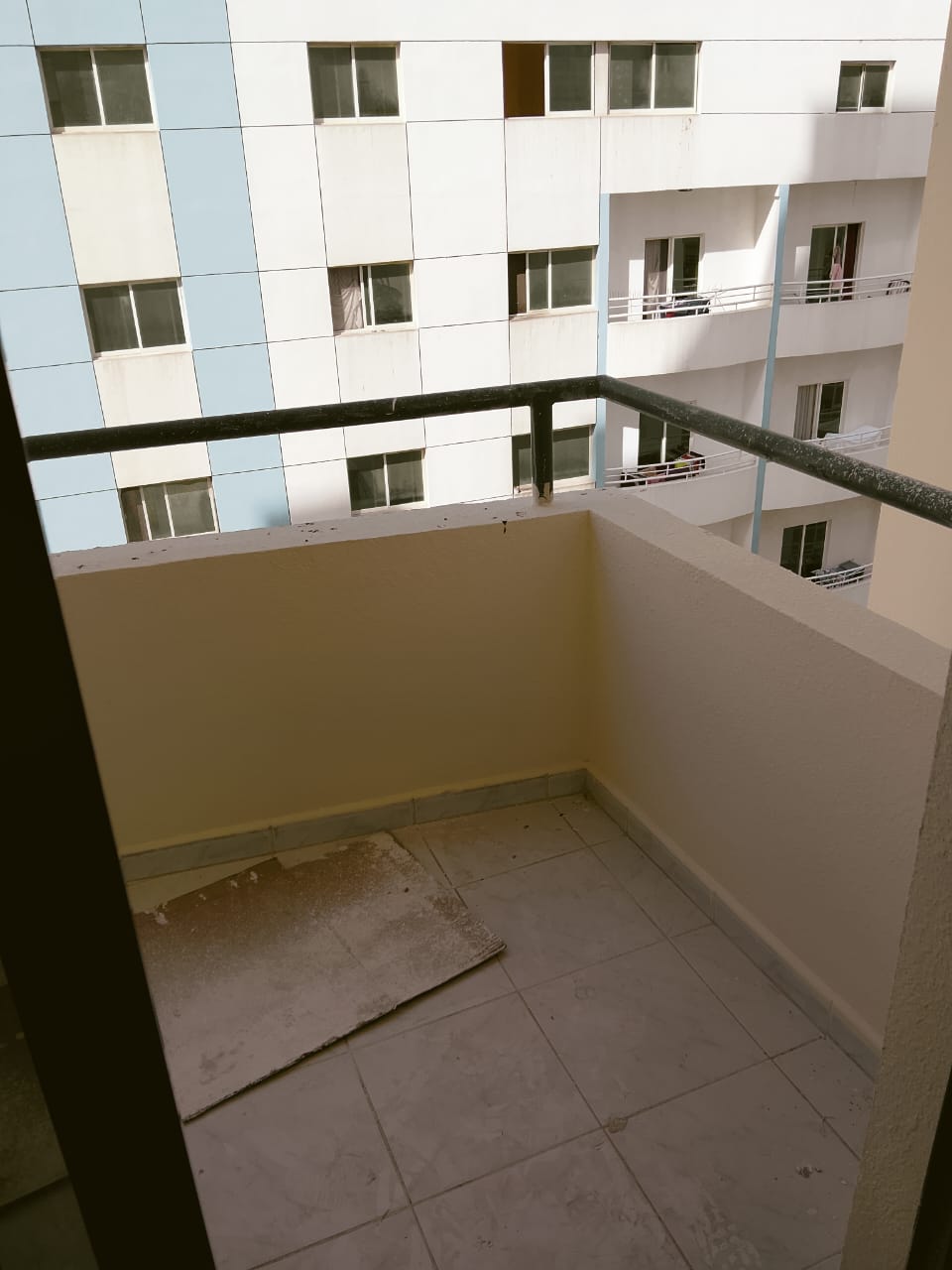 The most beautiful three-bedroom apartment with a spacious living room and large layout, open view with a balcony, modern finishing, prime location cl