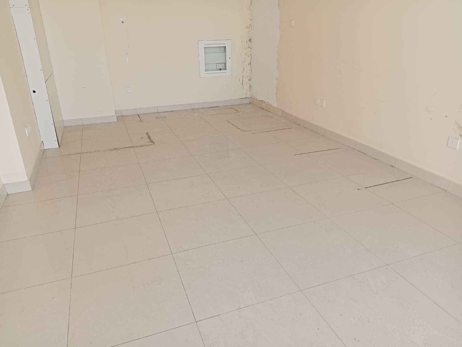 Retail shop in Al Majaz 3 opposite Nashi’a Sharjah, prime high-traffic location, suitable for various activities, ready for immediate handover.
