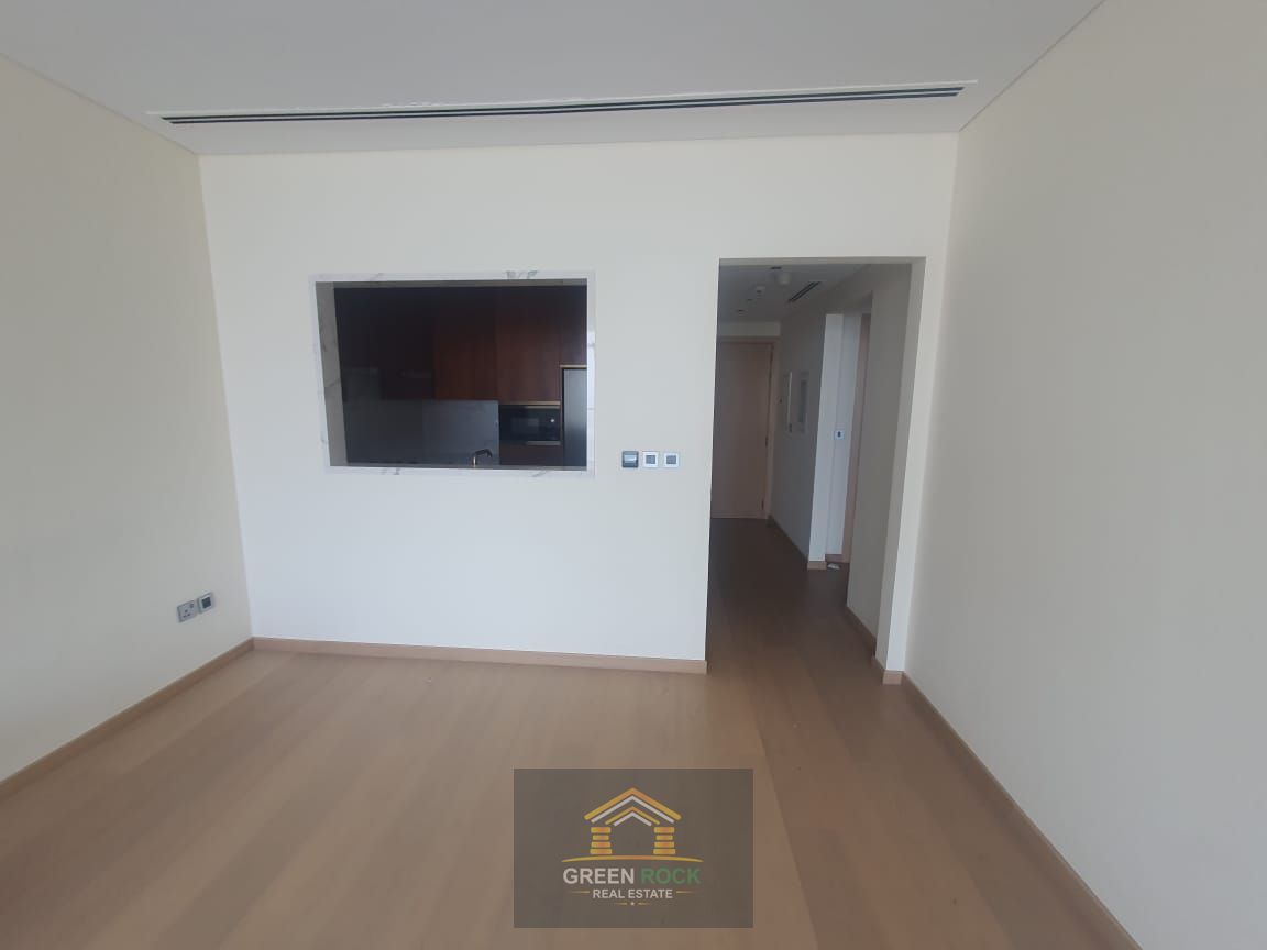 Make Your Offer - 1BR Hall (951sqft) 2Baths