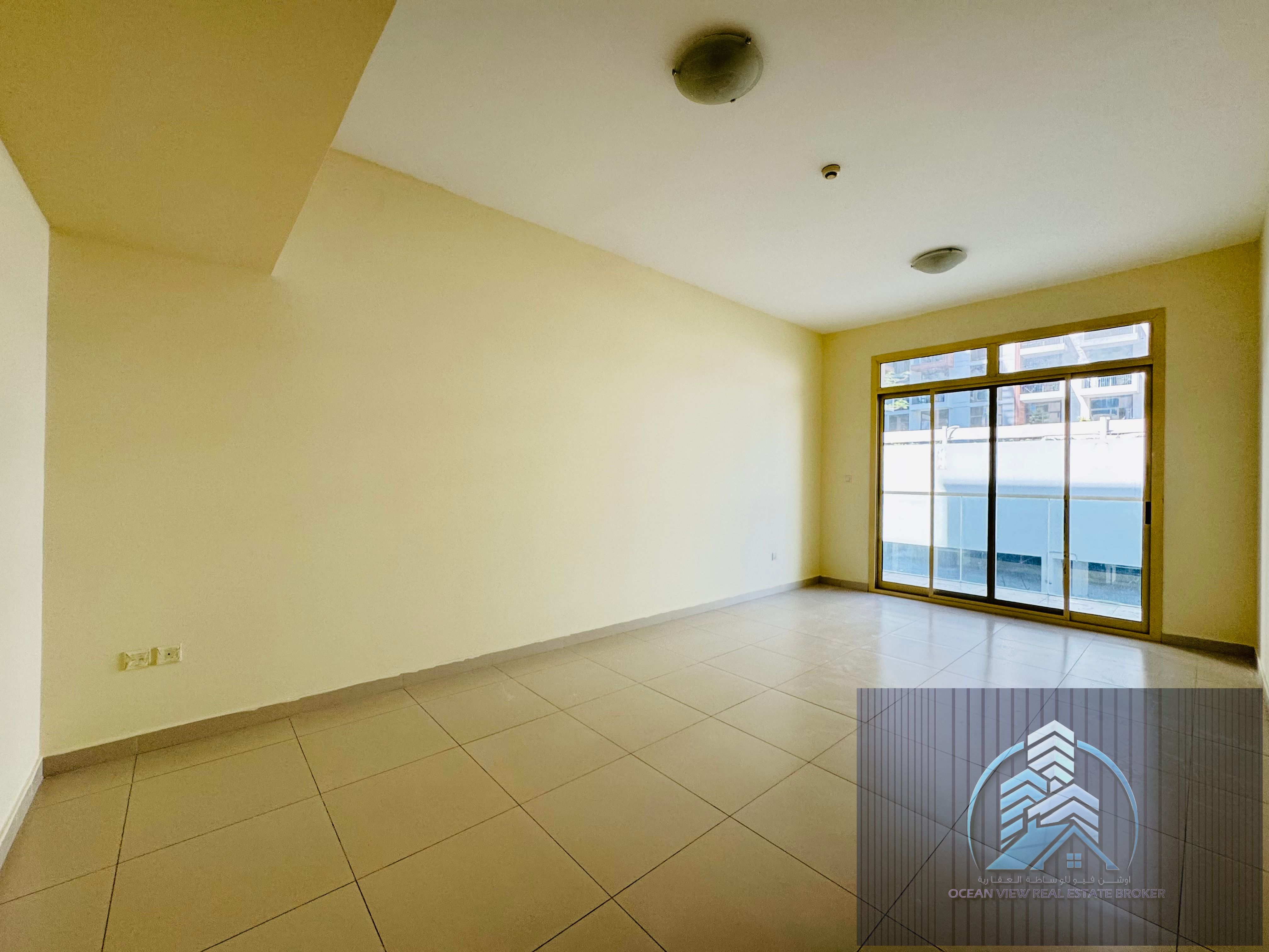 FABULOUS 2BHK WITH CLOSE KITCHEN ON VERY PRIME LOCATION READY TO MOVE