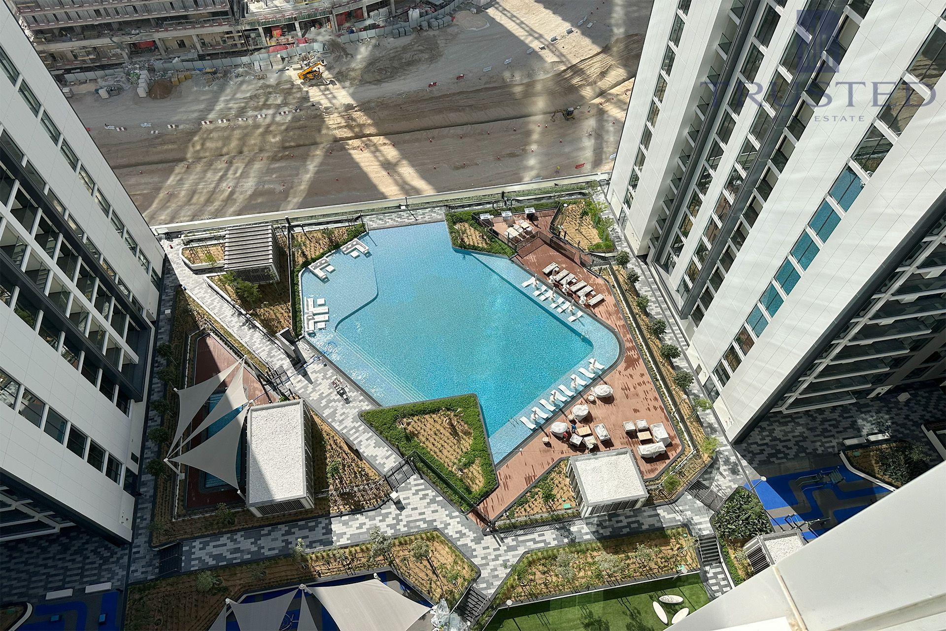 2BR | Huge Layout | Pool View