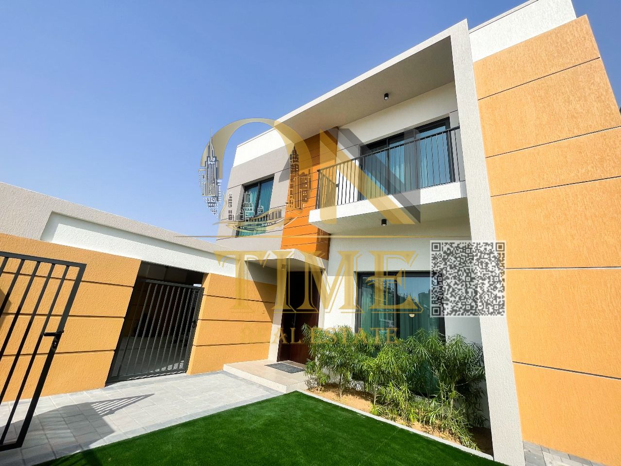 Townhouse \ modern \ luxury \ parking \ private garden \ hotel finishes