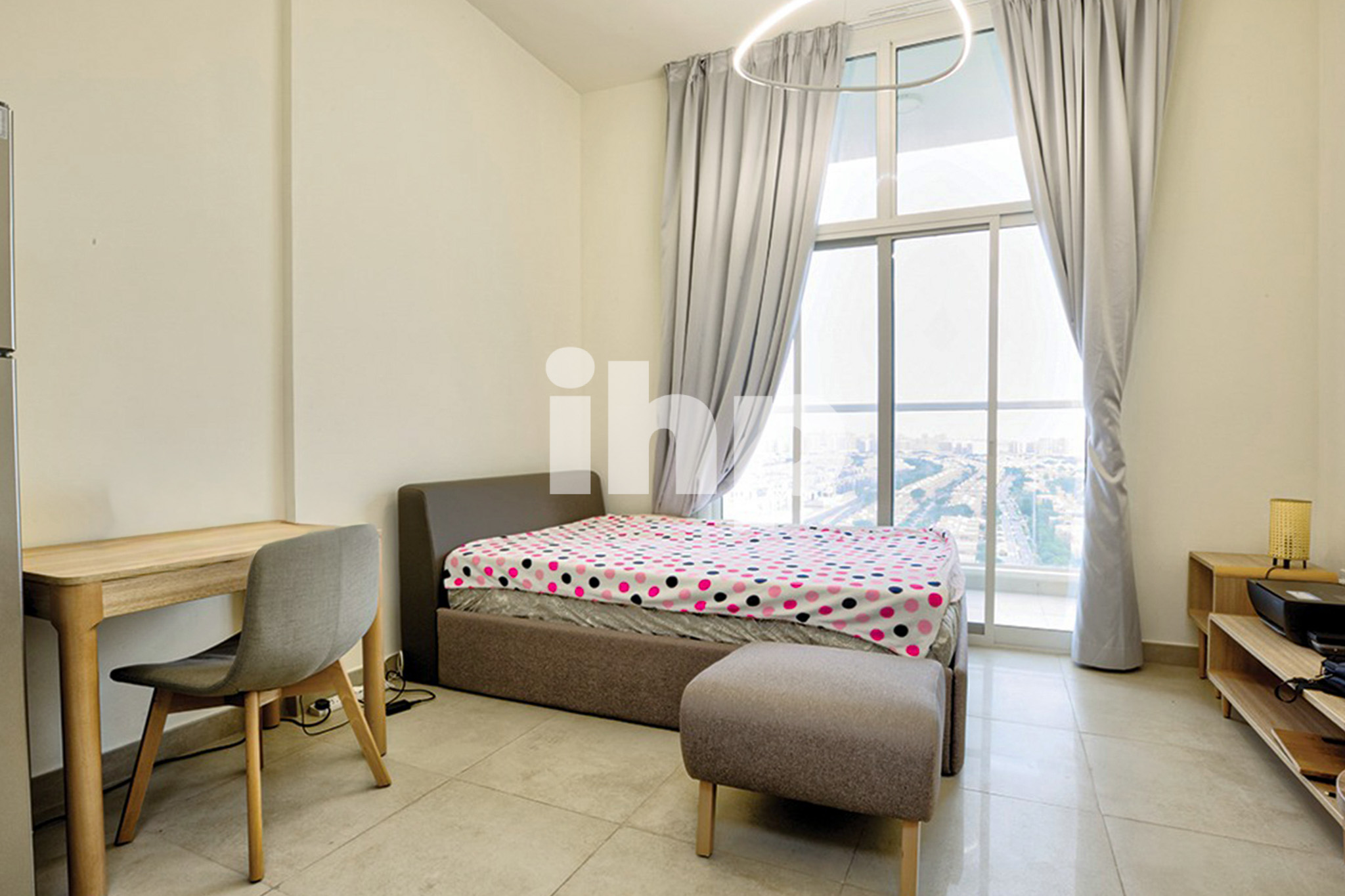 Fully Furnished | 4 Cheques | Near to Metro