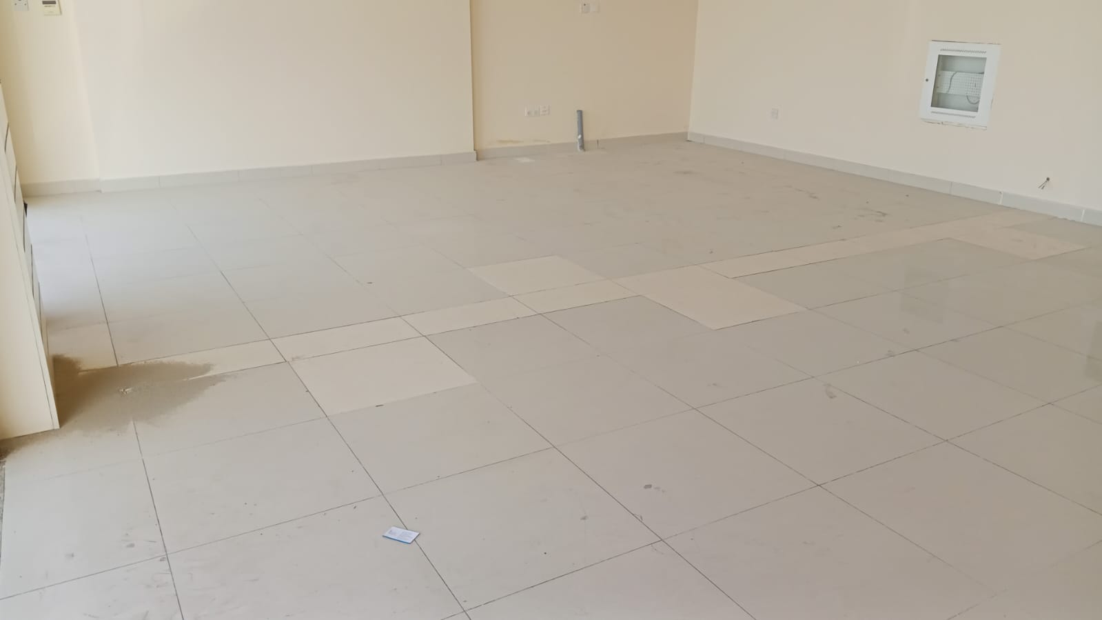 Prime retail shop in Al Majaz 3 opposite Nashi’a Sharjah, high-traffic location, suitable for all business activities, ready to move in.