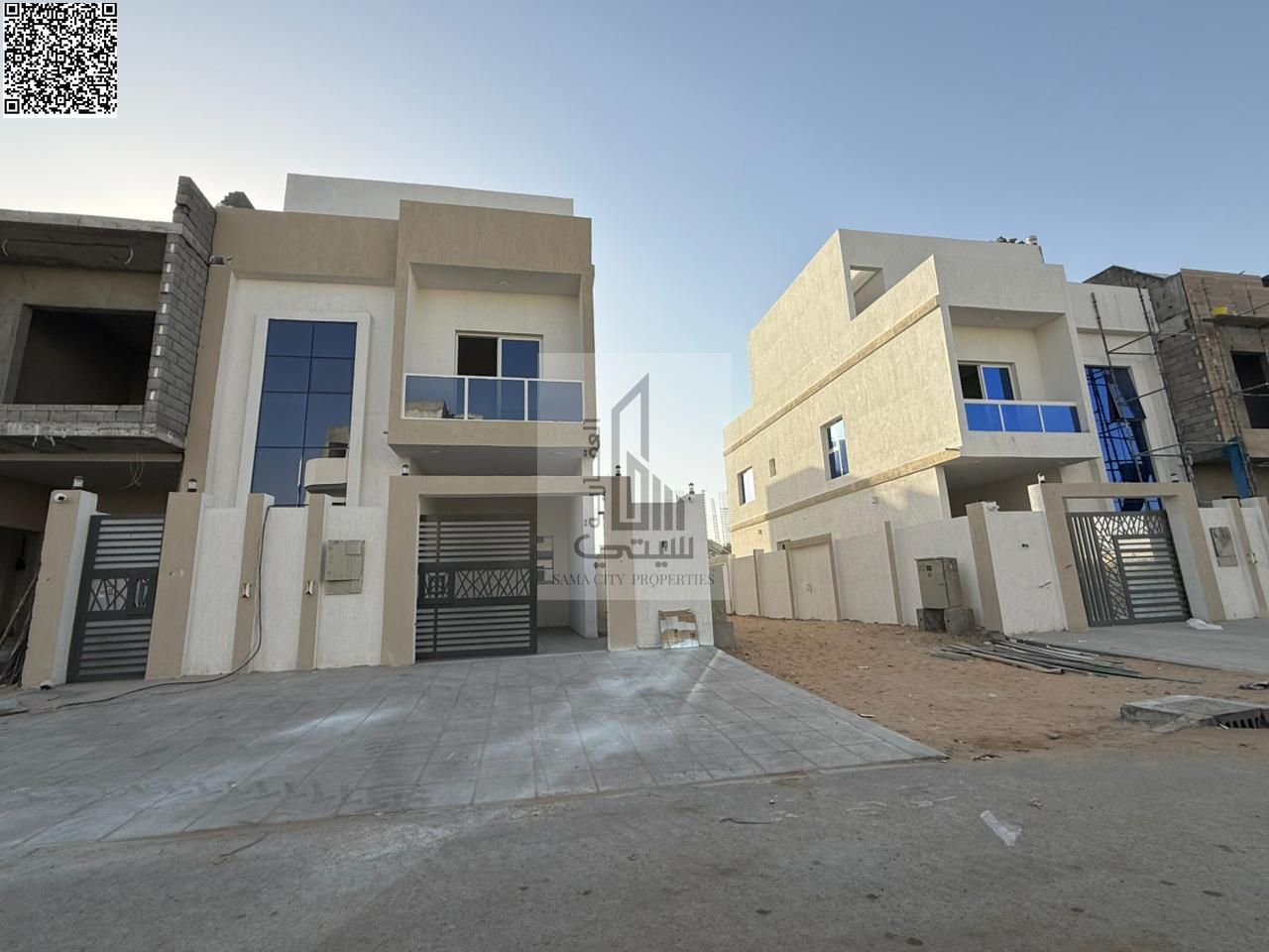 Villa for Sale in Al-Haliyo Area Features: • 4 Master Bedrooms • Majlis with Bathroom • Living Room with Bathroom • Main Kitchen • Maid's Room