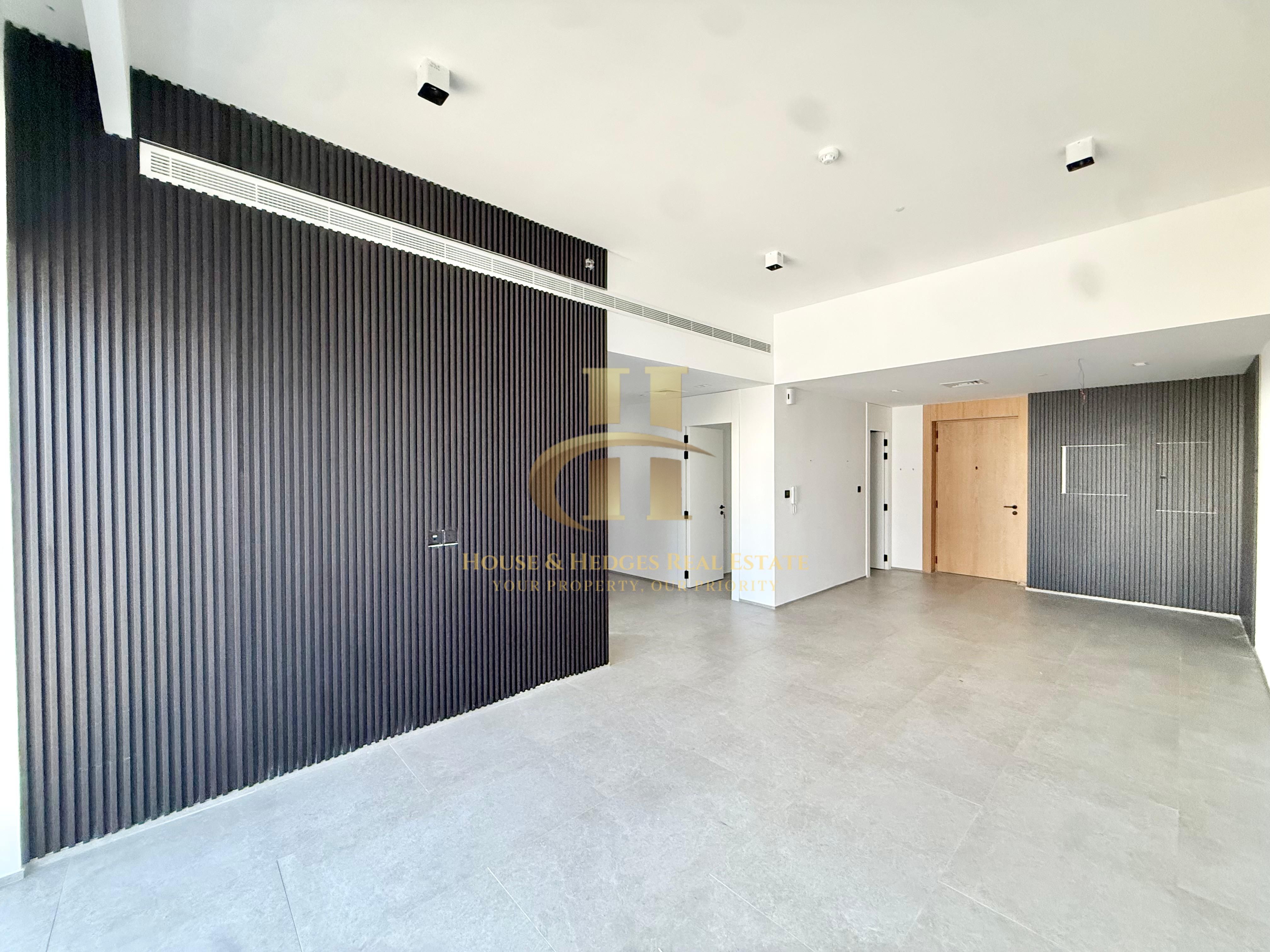 Spacious | Bright Unit | Close Kitchen