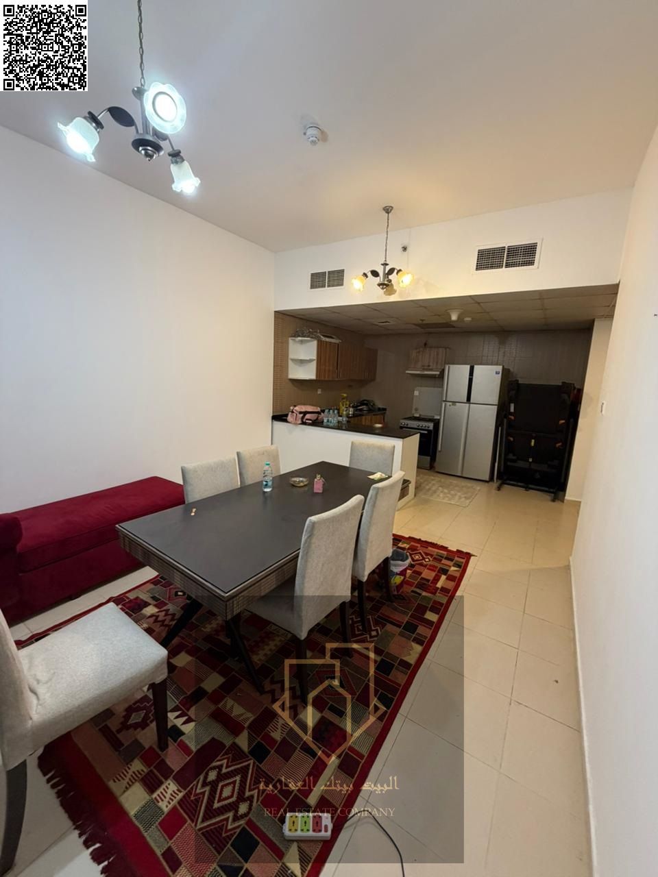 Prime location | Large space | Excellent finishes | Vibrant area | Free parking |