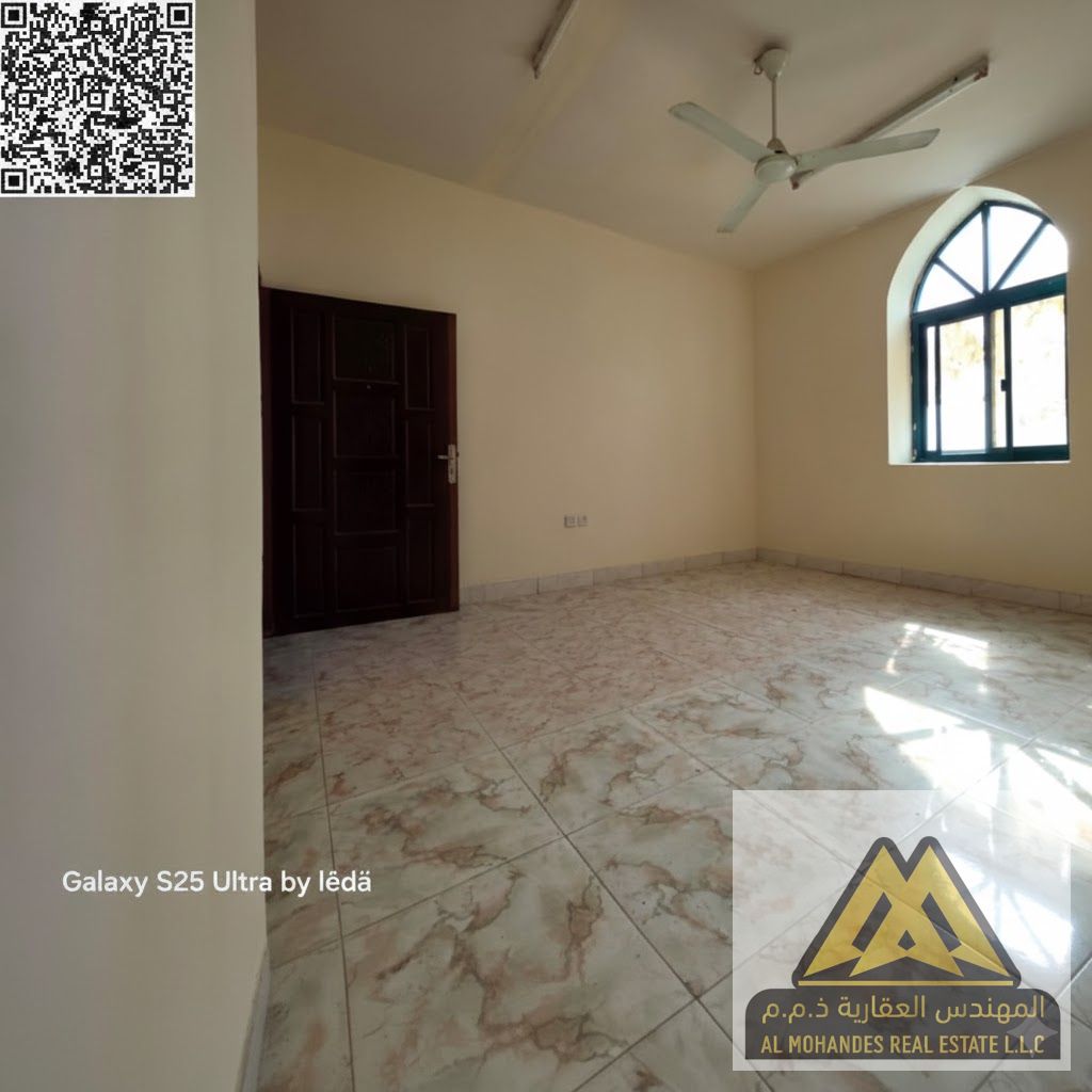 Spacious and comfortable apartment | No air conditioning | No elevator | Couple's ID required | Prime location near all services