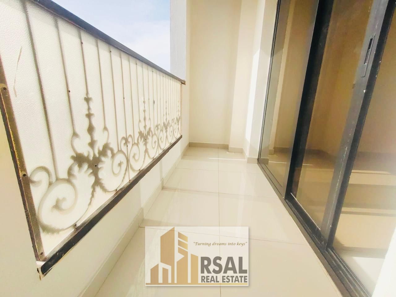Afordable Lavish Family 3Bhk//Low Commission//CoverdParking//Ready to Move//Easy Payment//Close To The Nasto Hypermarket