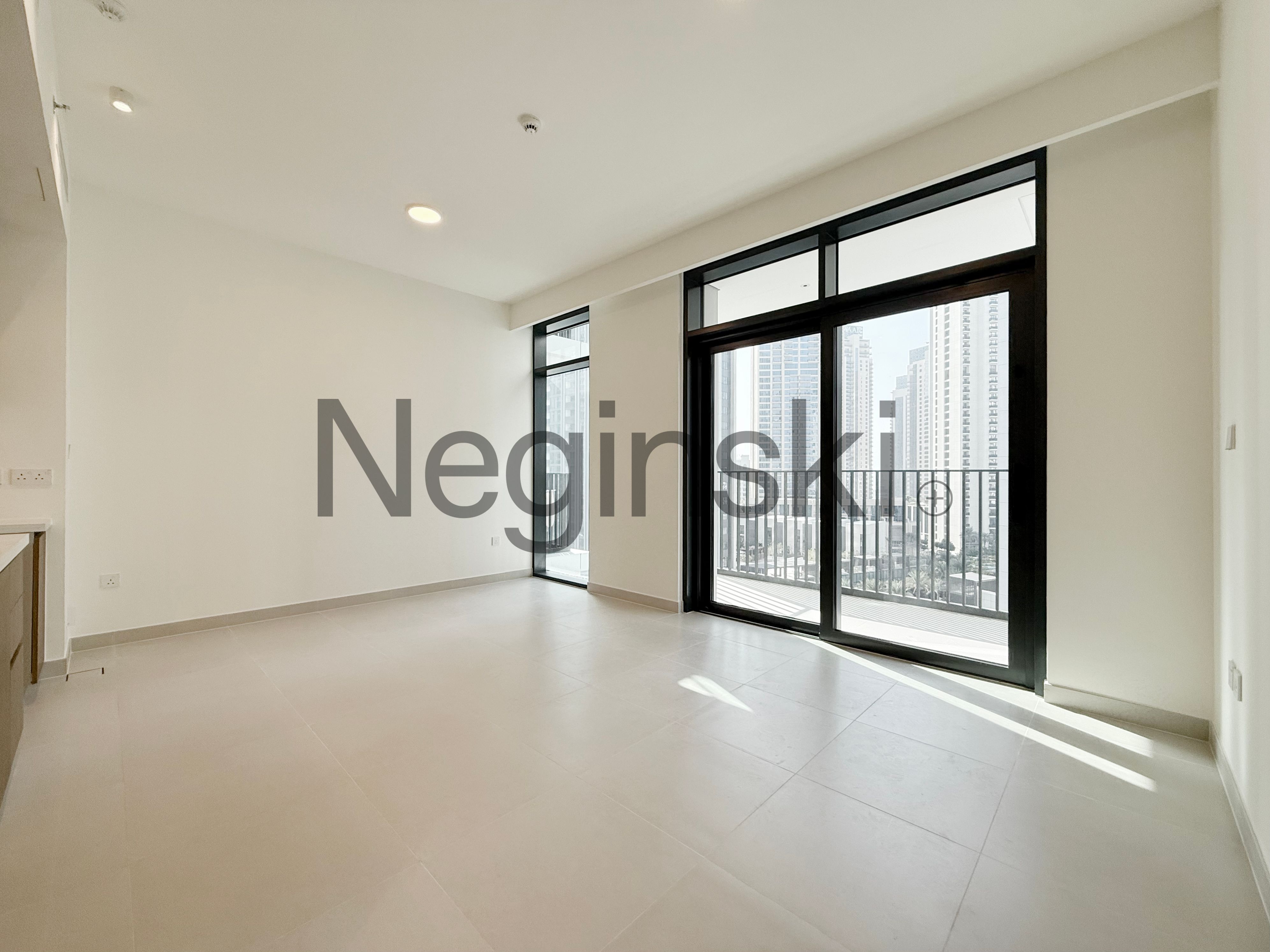 BOULEVARD VIEW | MID FLOOR | EXCLUSIVE