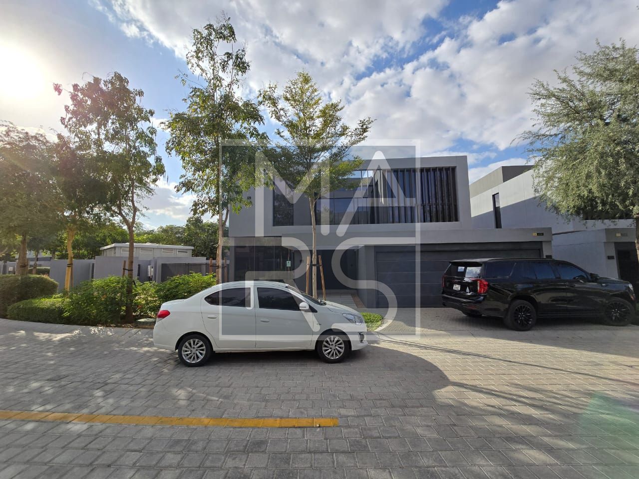 Brand new very well-maintained 4-bedroom with Private swimming pool