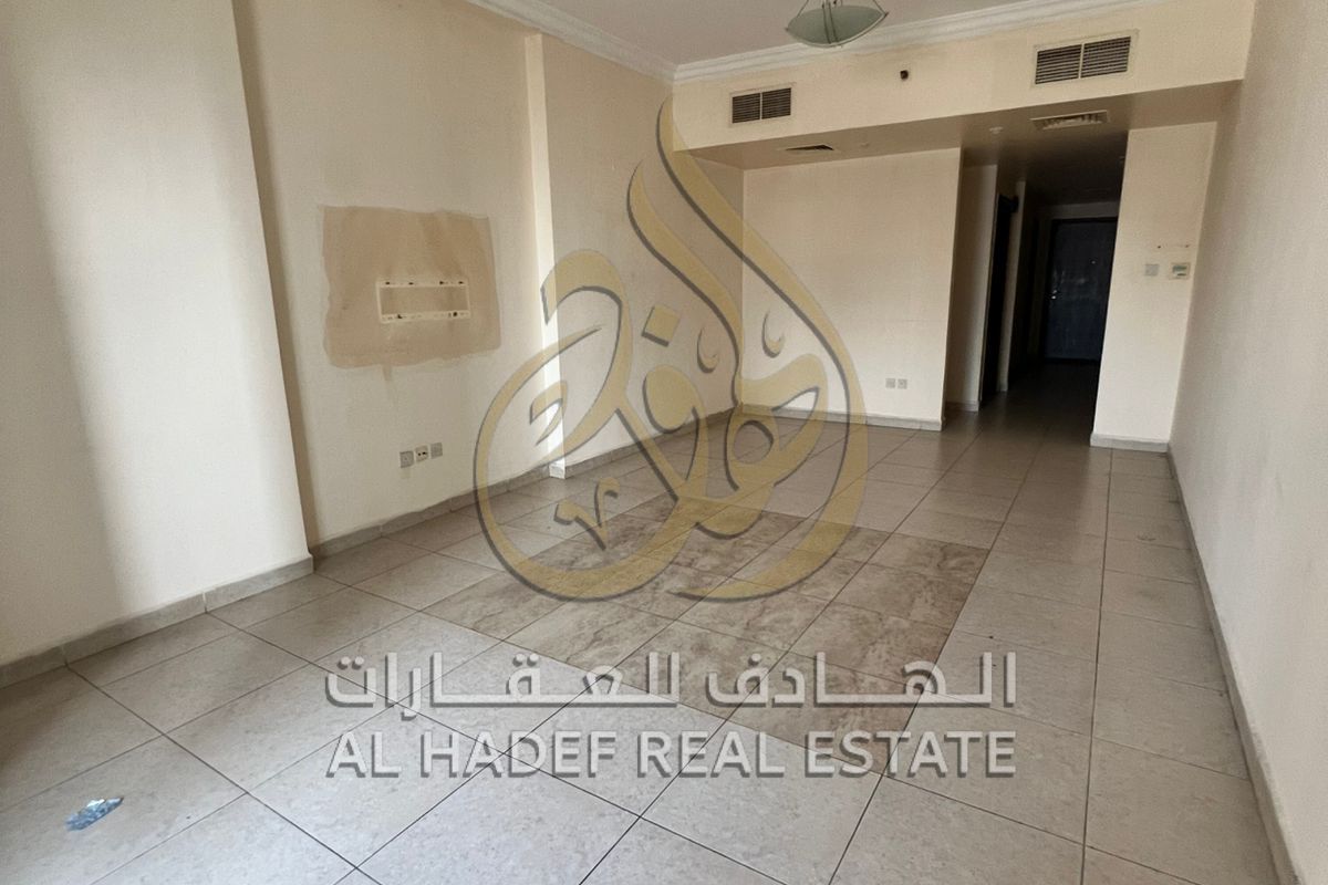 3 Bedroom Apartment for Rent in Al Taawun – Full Lake View (Al Khan Lagoon) – Free Parking