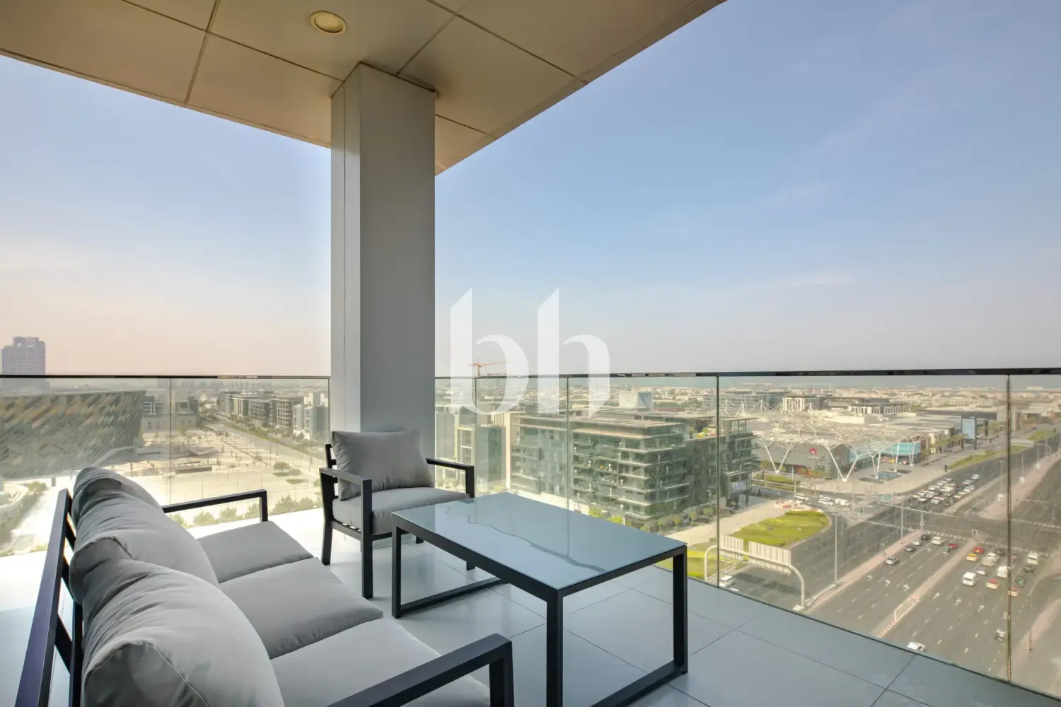 Large 3BR+Maid | Downtown Access | Bright Layouts