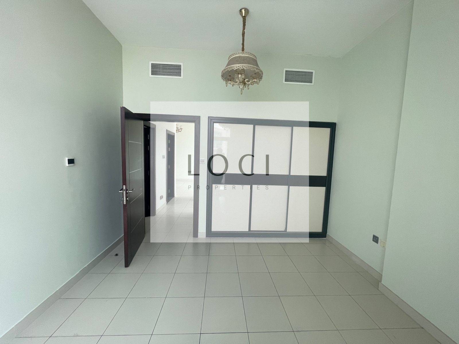 SPACIOUS | BALCONY | GOOD LOCATION | VACANT