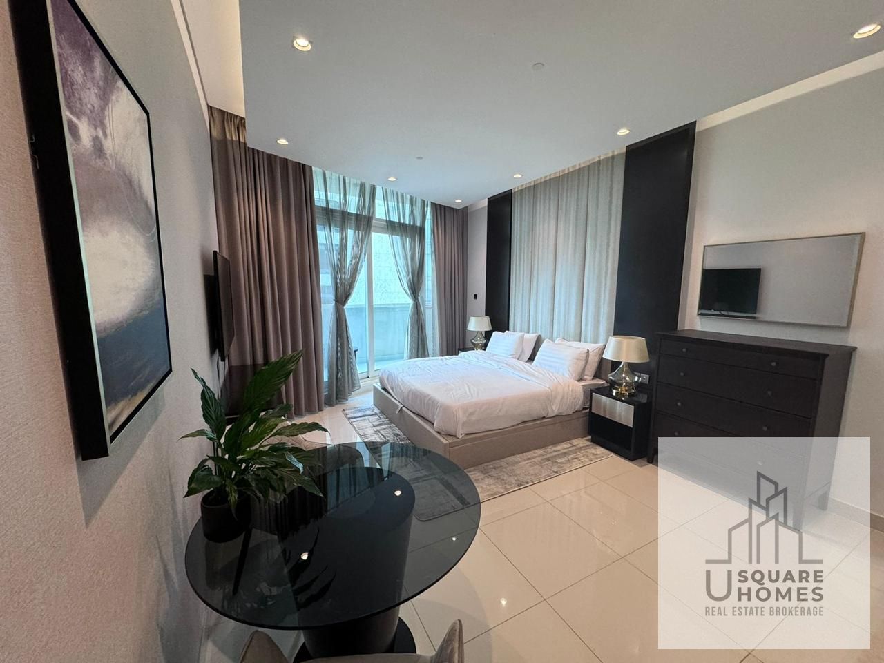 Fully Furnished Studio close to Dubai Mall with parking