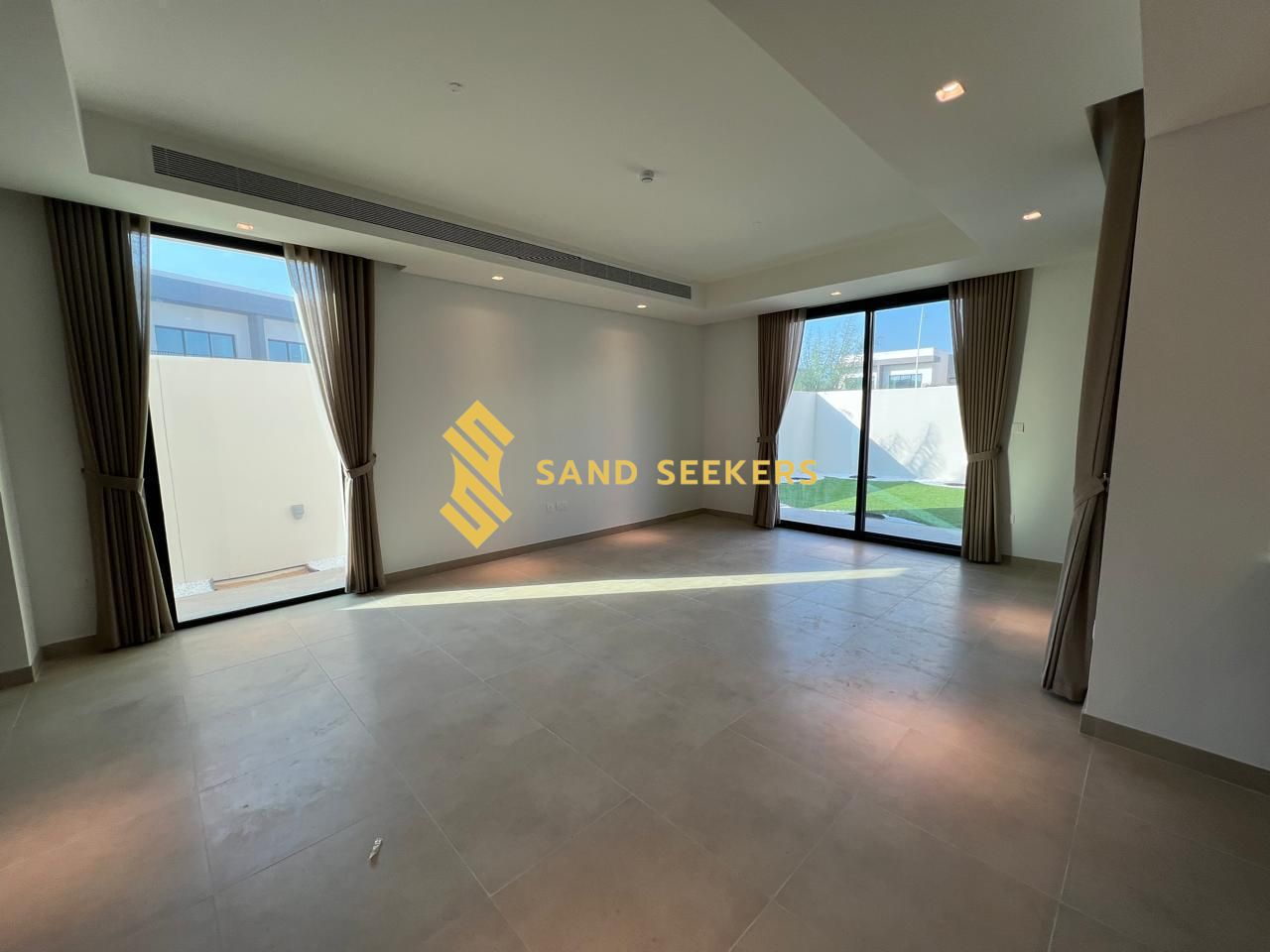 Hot Deal ! Ready To Occupy ! Stunning Villa