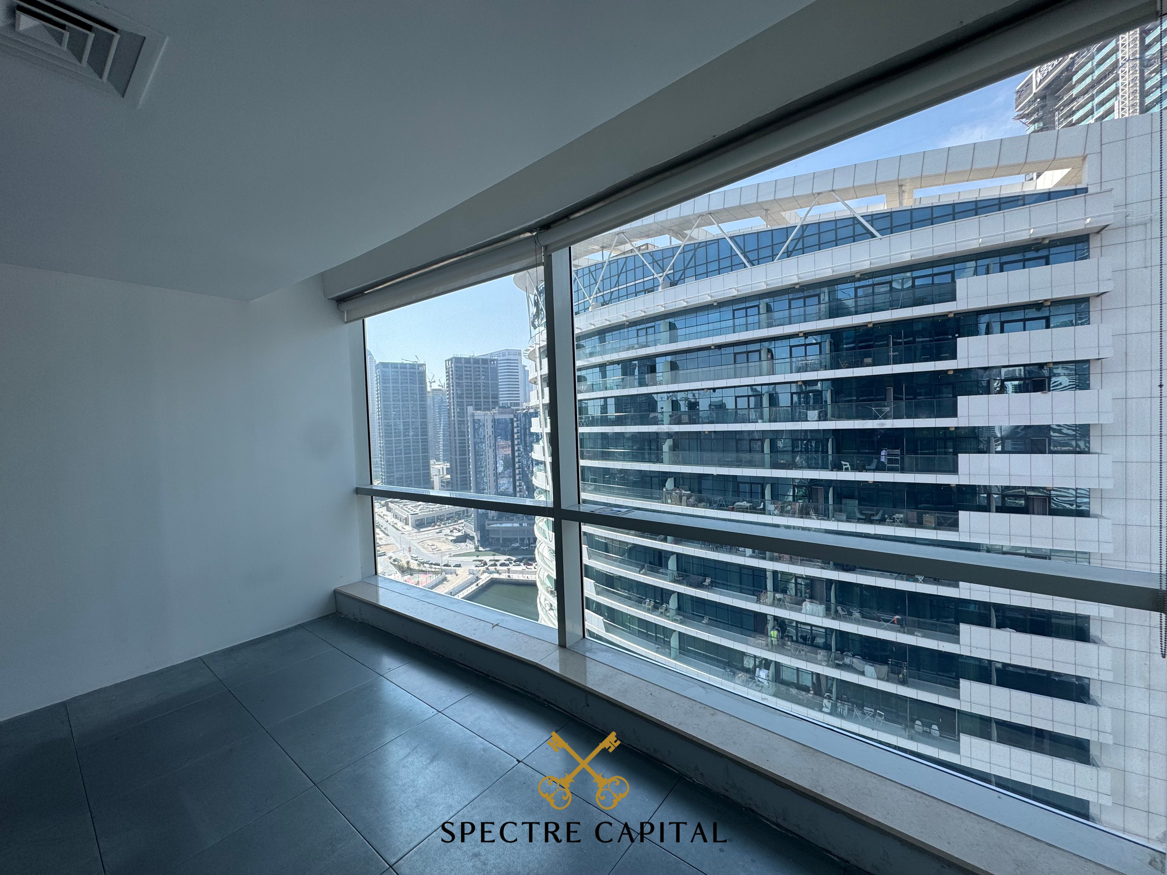 OPEN LAYOUT OFFICE | SPACIOUS LAYOUT | CANAL VIEW