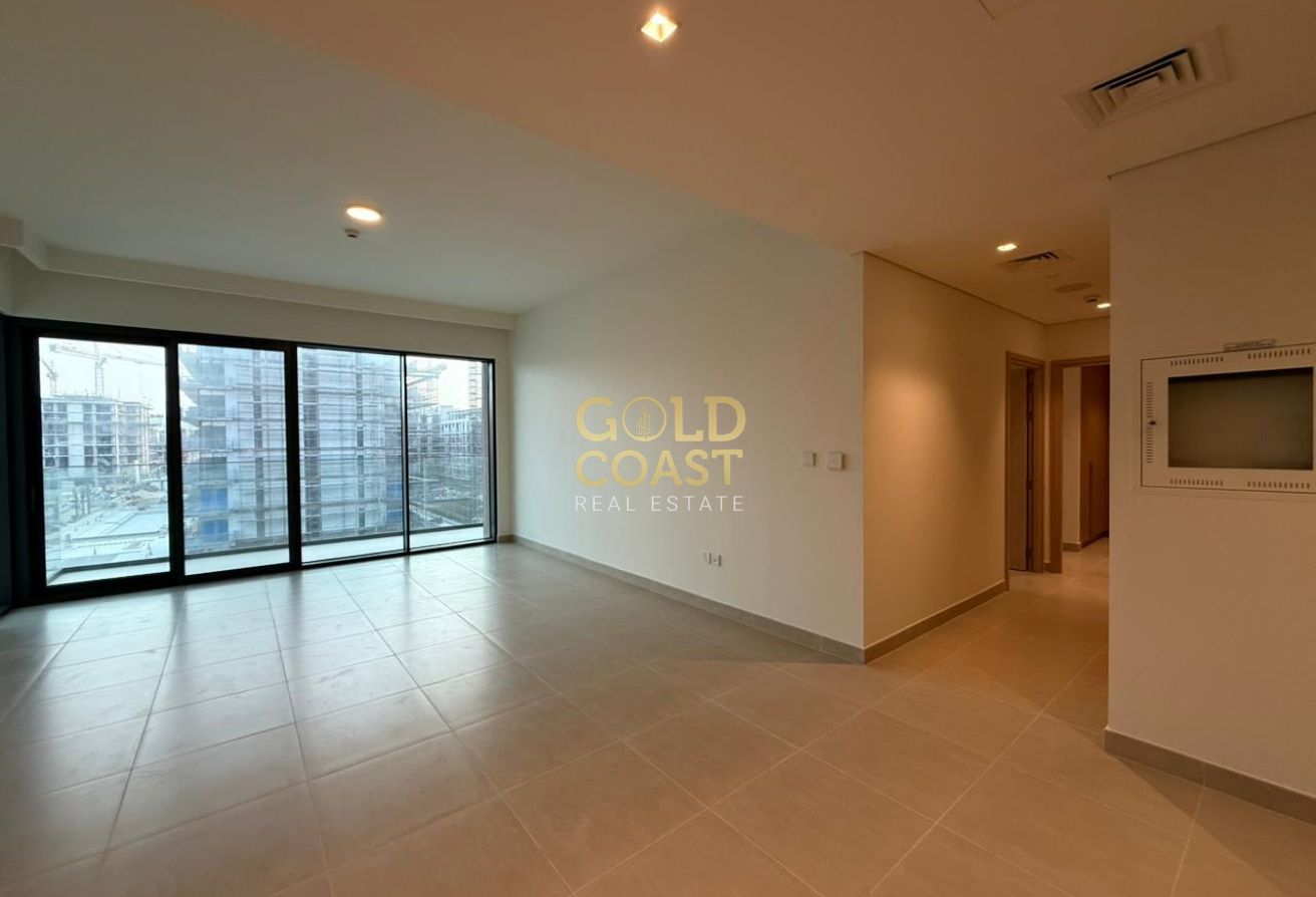 Ready | Best Price | Chiller Free | Very Close to Bur Dubai and Deira Old Souq | Close to Beach