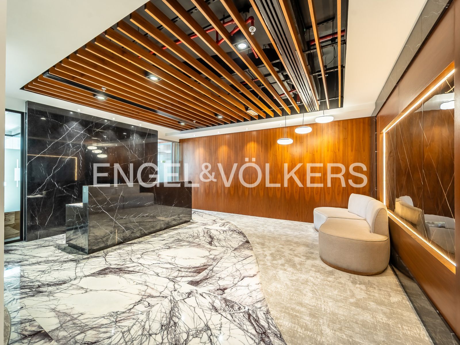 High Floor | Fitted Office | 8 Parking Spaces