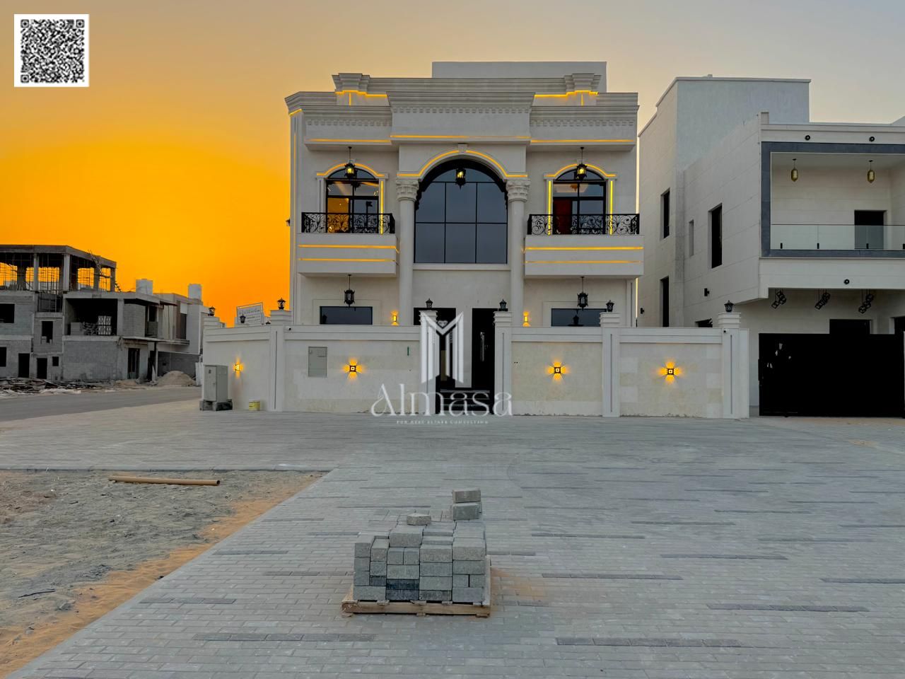 Own a corner villa with a palatial design and luxurious finishes at a special price. Registration fees included. Ready to move in. Prime location.