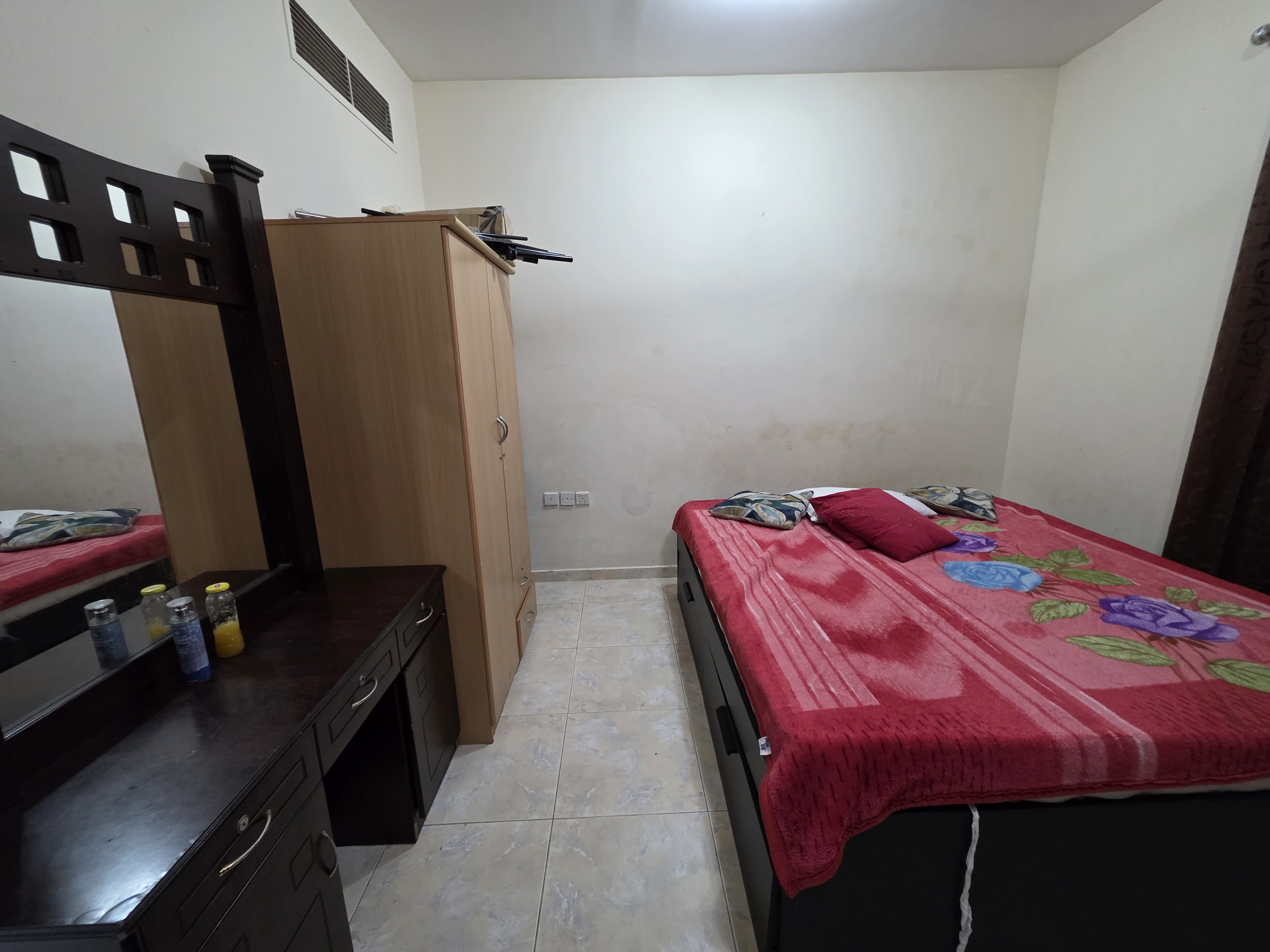 New furnished 1bhk ||ready to move||neat and clean building ||free parking area