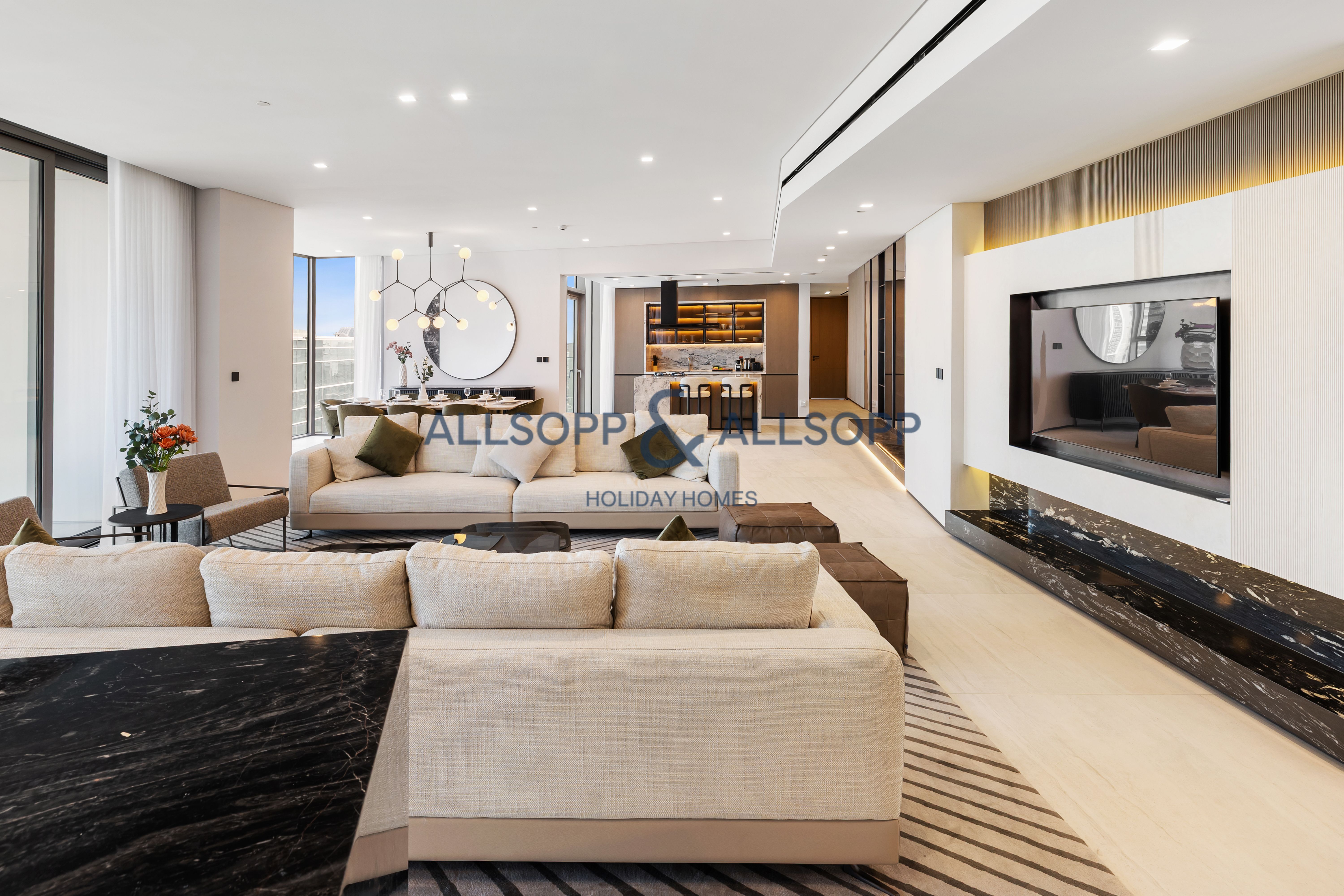 Luxurious 4 Bedroom Penthouse with Panoramic Views