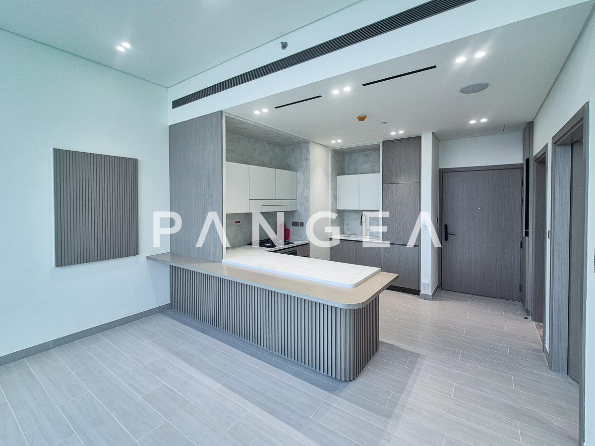 Multiple Cheques | Private Pool | Ready to move in
