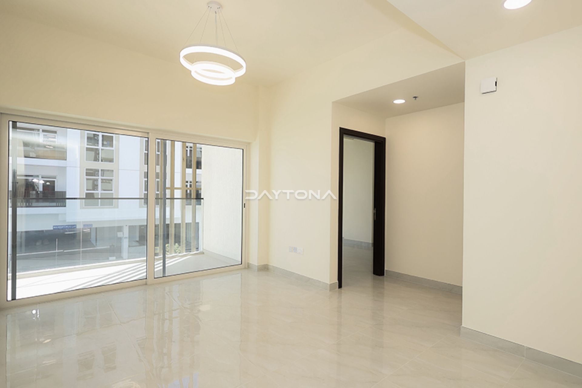 BRAND NEW | SPECIOUS 1 BED | CLOSED KITCHEN