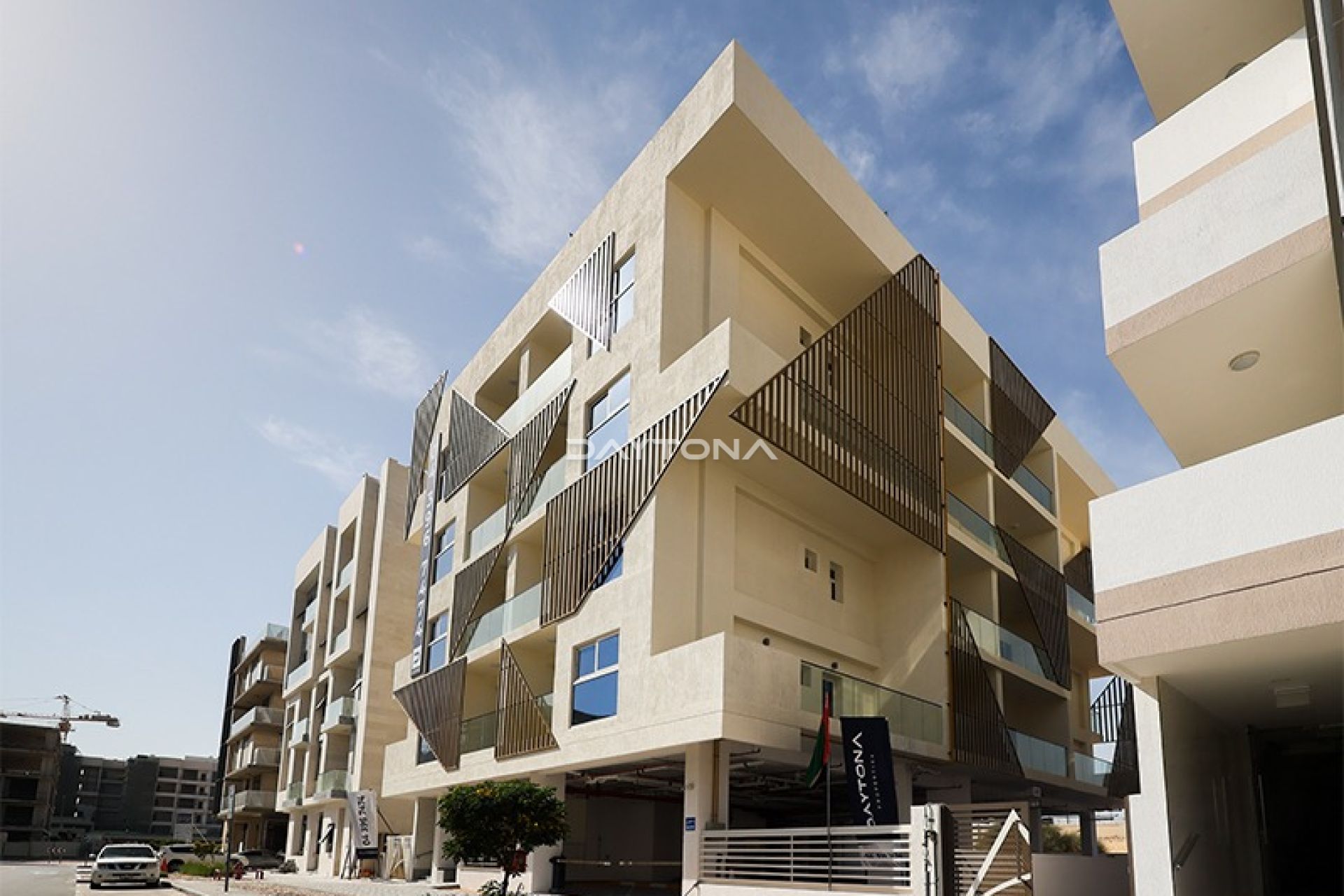 BRAND NEW l EASY ACCESS l SPACIOUS