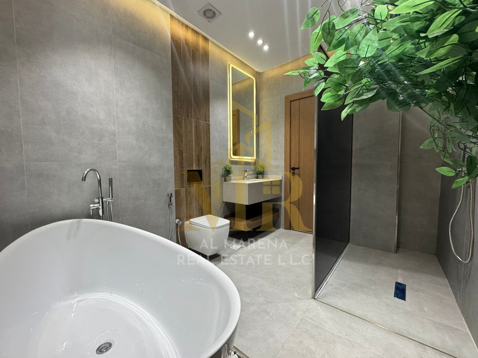 Villa on the main street, ready to move in, in one of Ajman's most prestigious areas. Freehold.