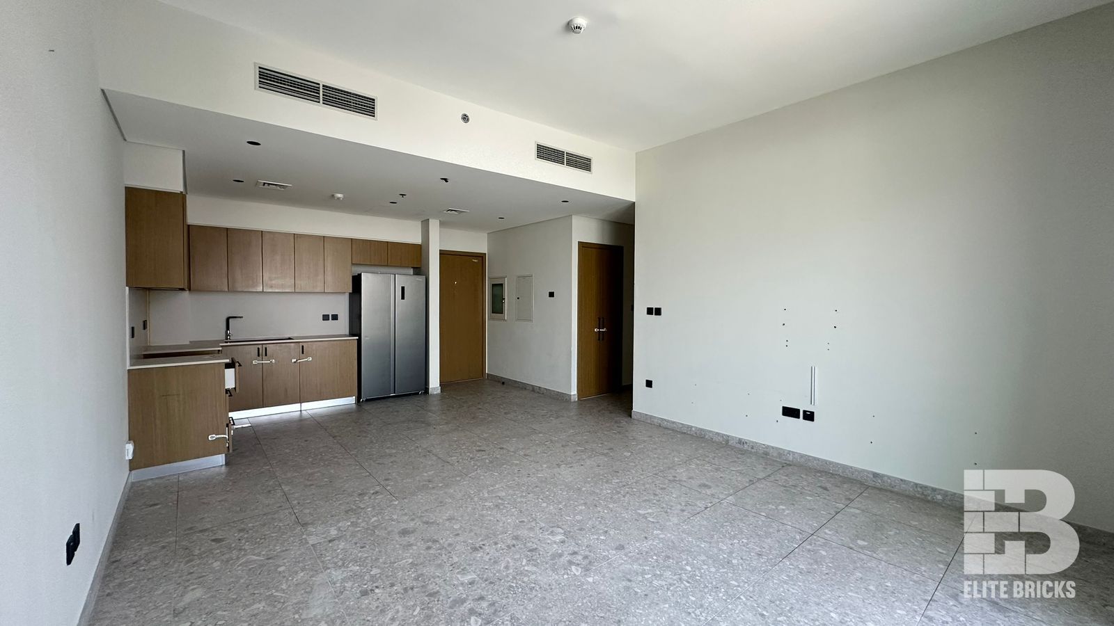 luxury modern Unit | Up Floor | Great View